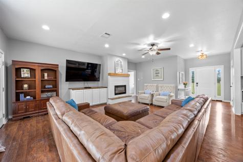 925 Wild Road Van Alstyne TX 75495