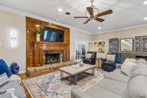 9631 Hilldale Drive Dallas TX 75231