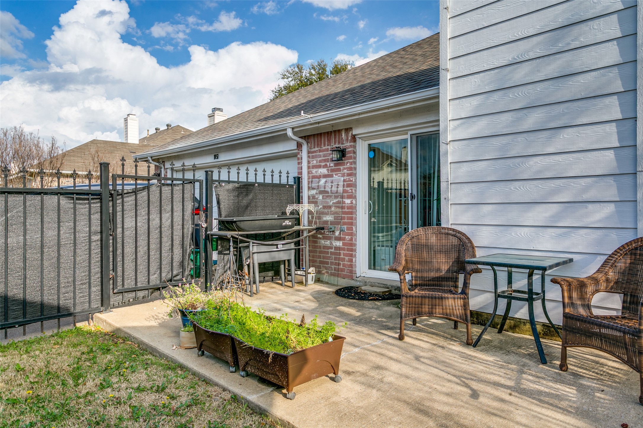 1051 Summit Park Lewisville TX 75077