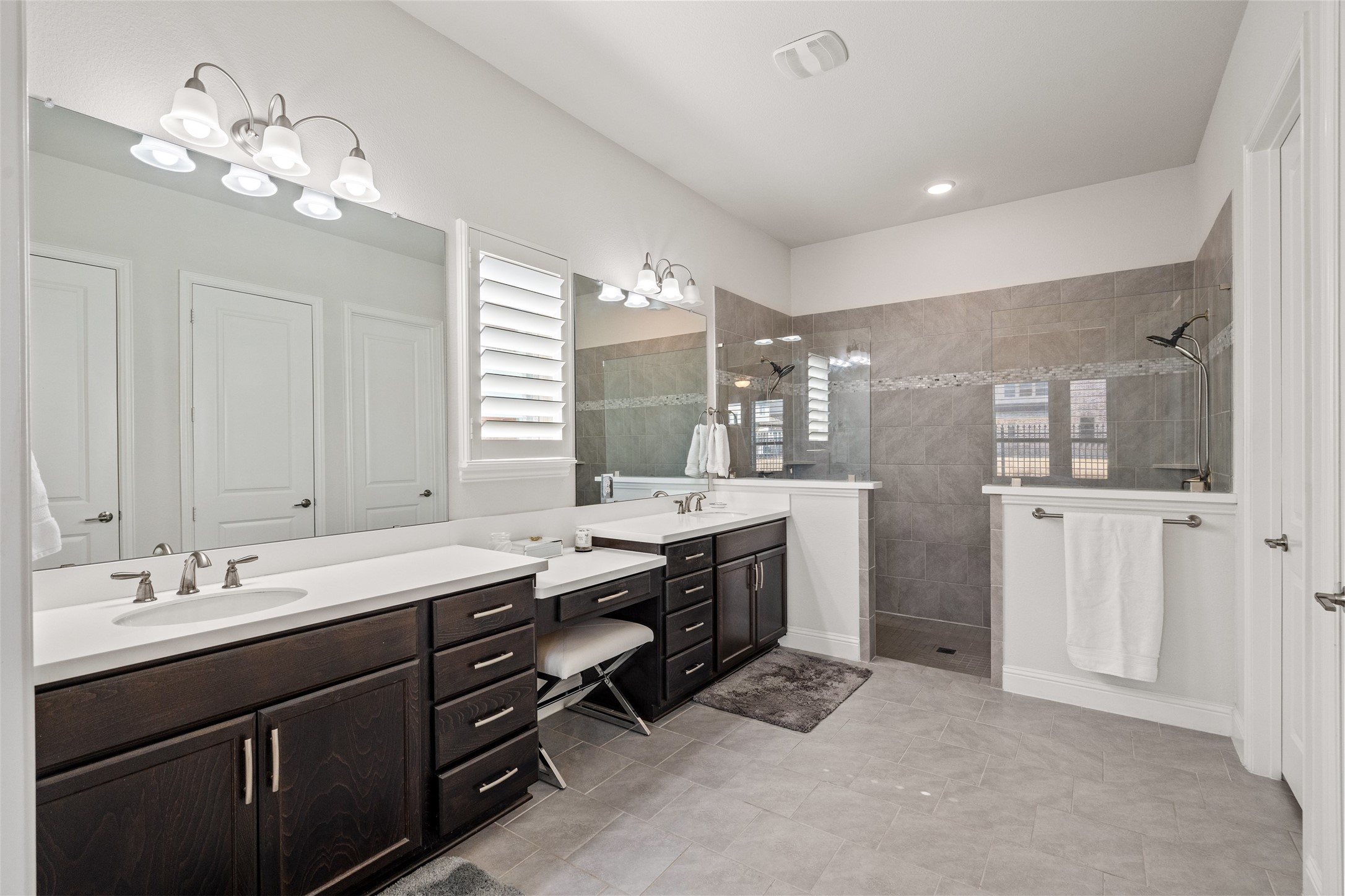 7605 Windsor The Colony TX 75056