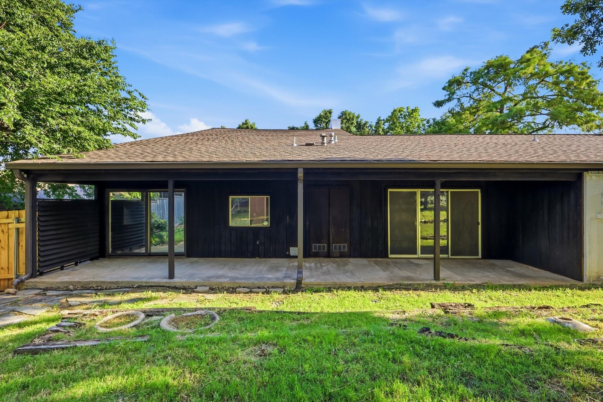 413 Rochelle Boulevard Irving TX 75062