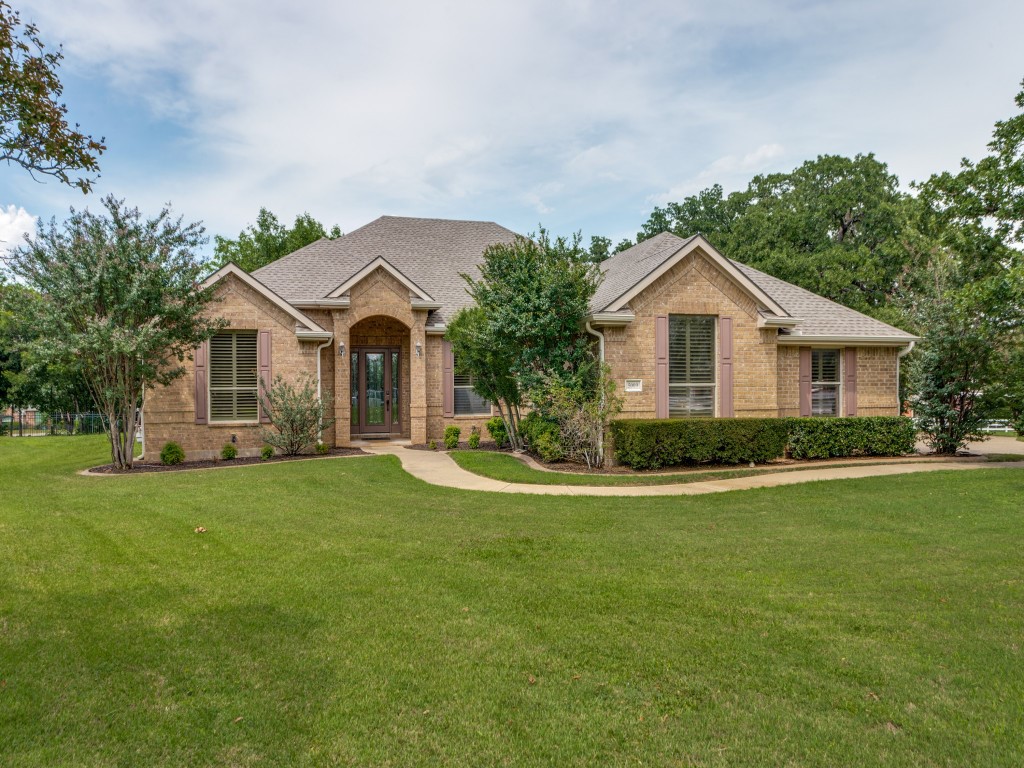 5009 Hunters Wood Court Joshua TX 76058