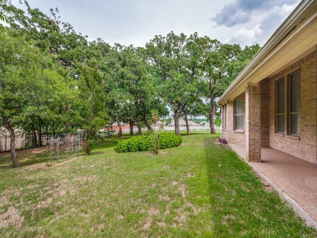 5009 Hunters Wood Court Joshua TX 76058