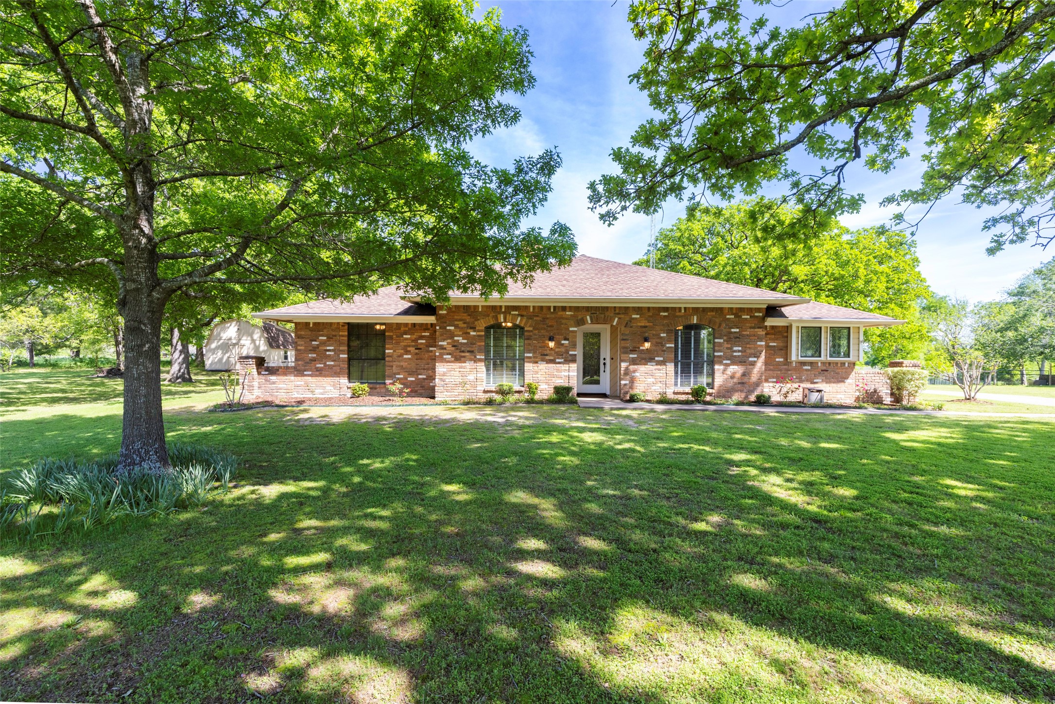 3084 Woodglen Drive Commerce TX 75428