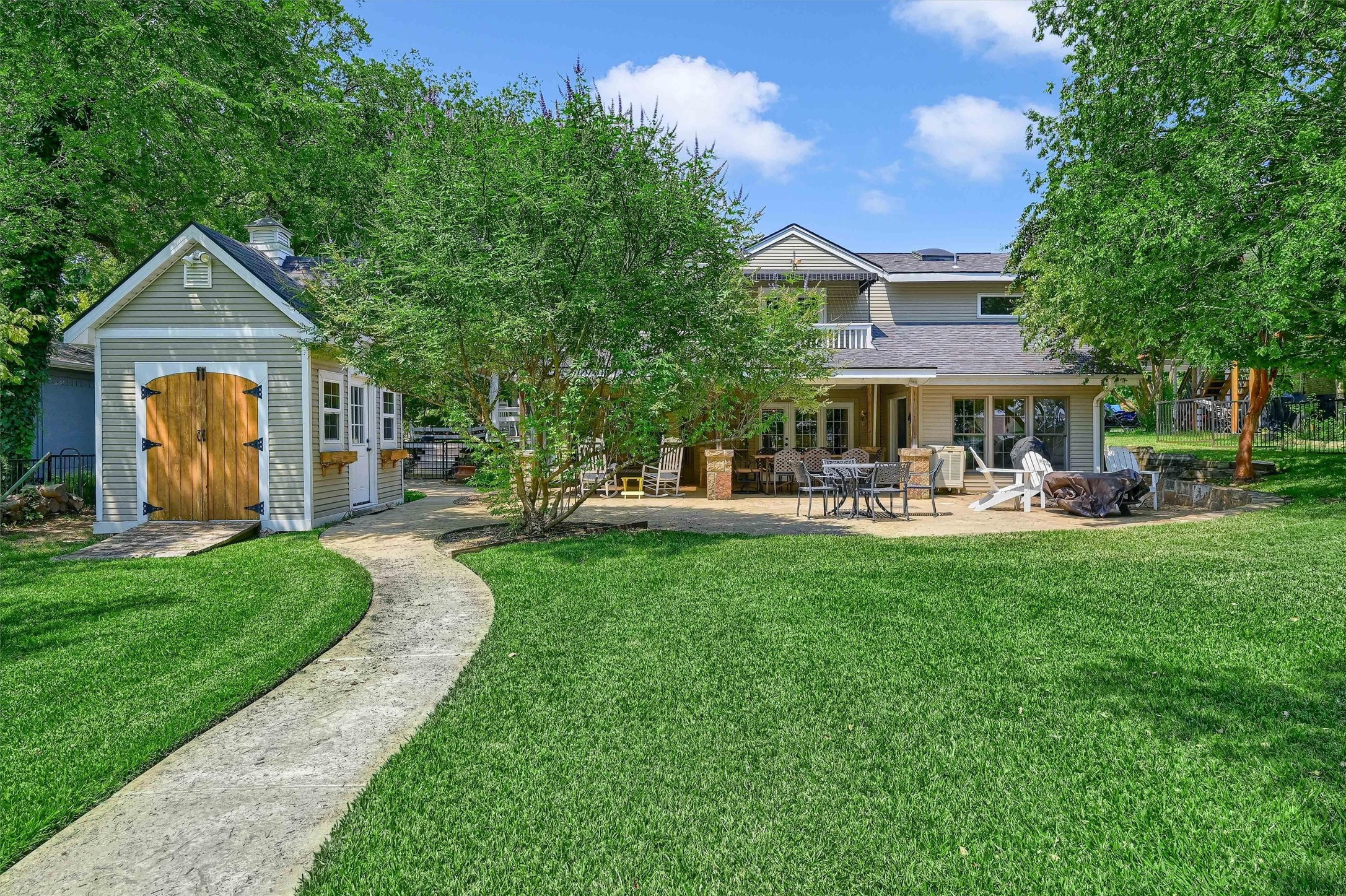 203 Kiowa Drive W Lake Kiowa TX 76240