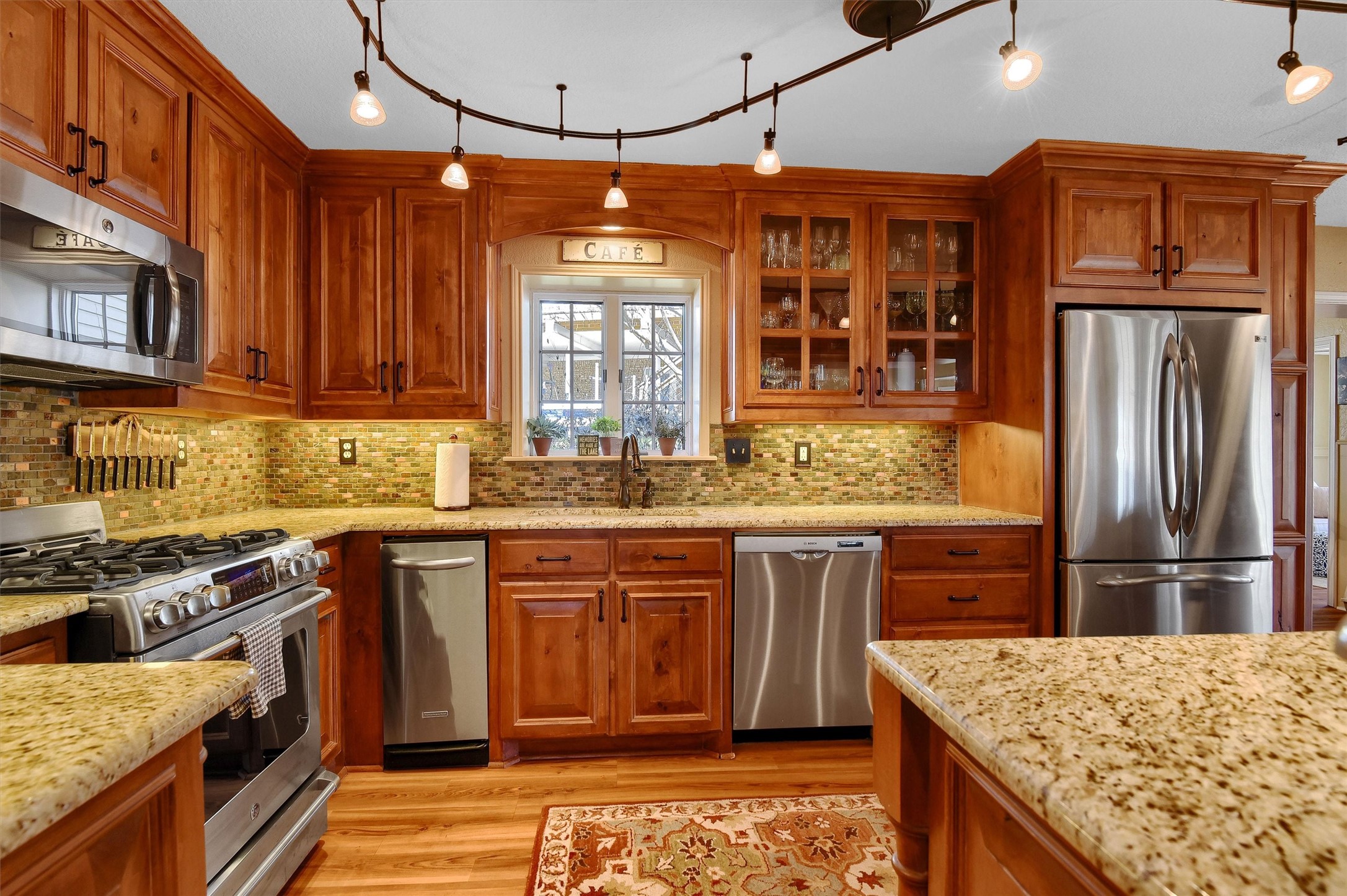 203 Kiowa Drive W Lake Kiowa TX 76240