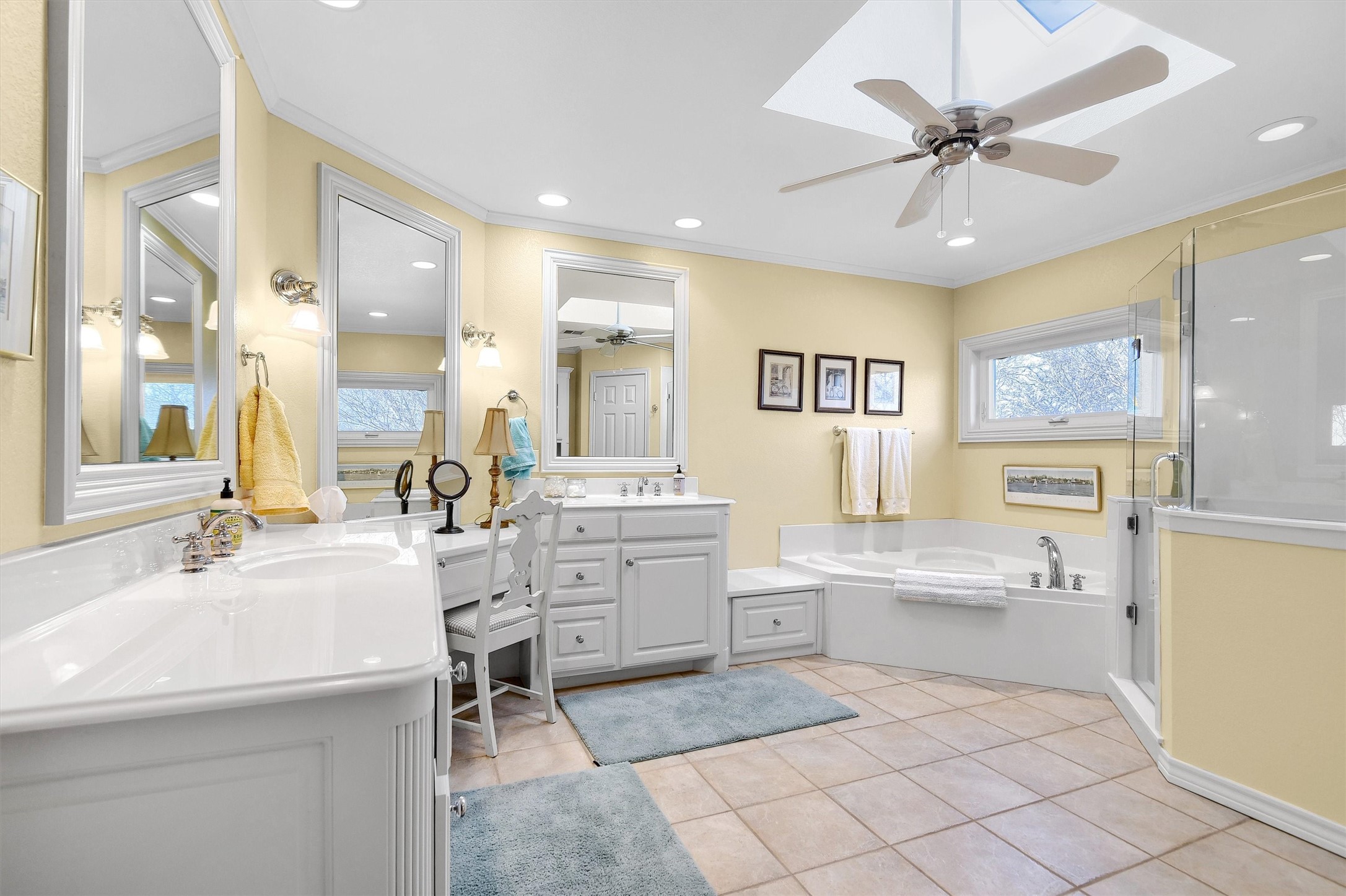 203 Kiowa Drive W Lake Kiowa TX 76240