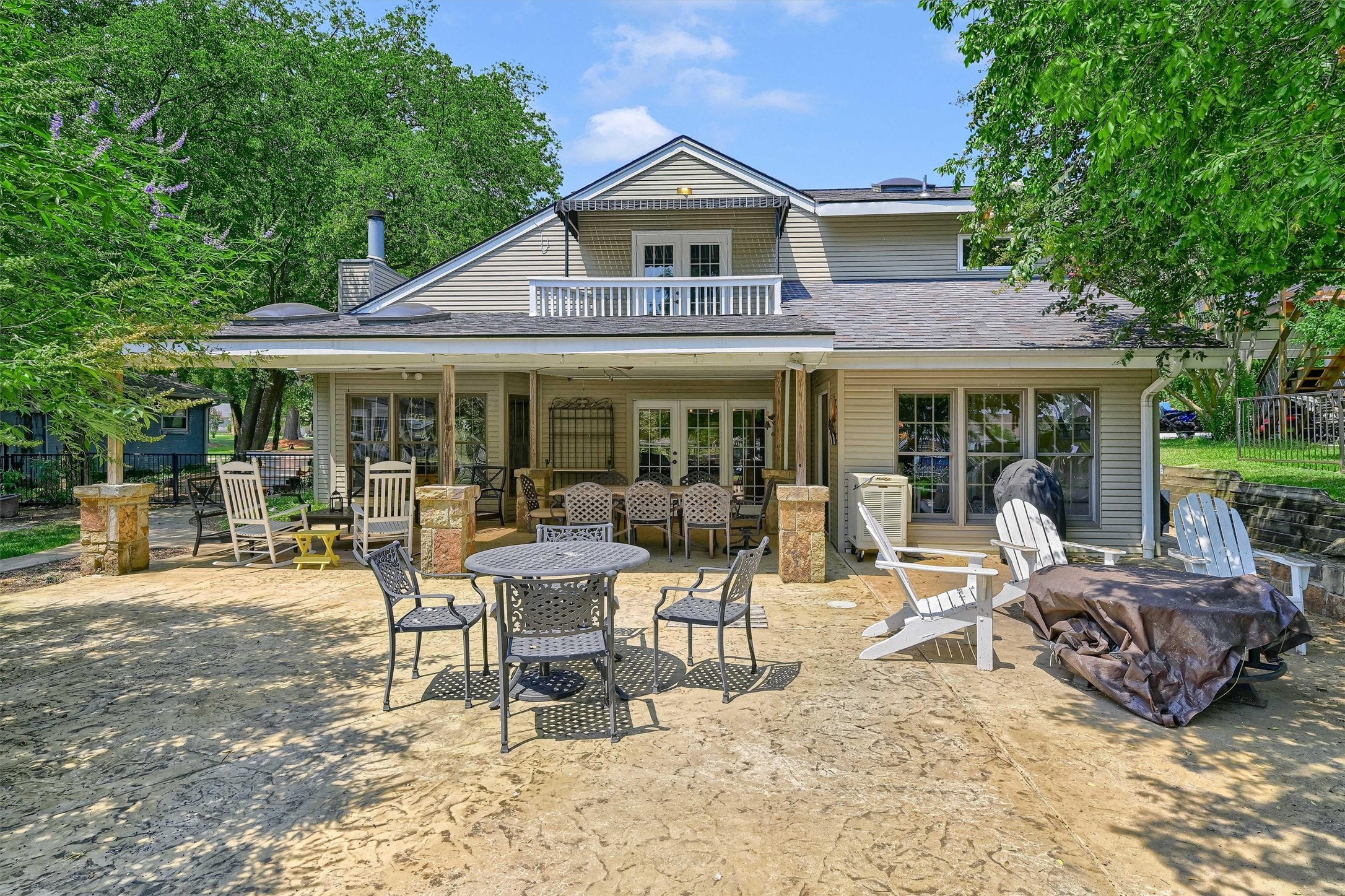 203 Kiowa Drive W Lake Kiowa TX 76240