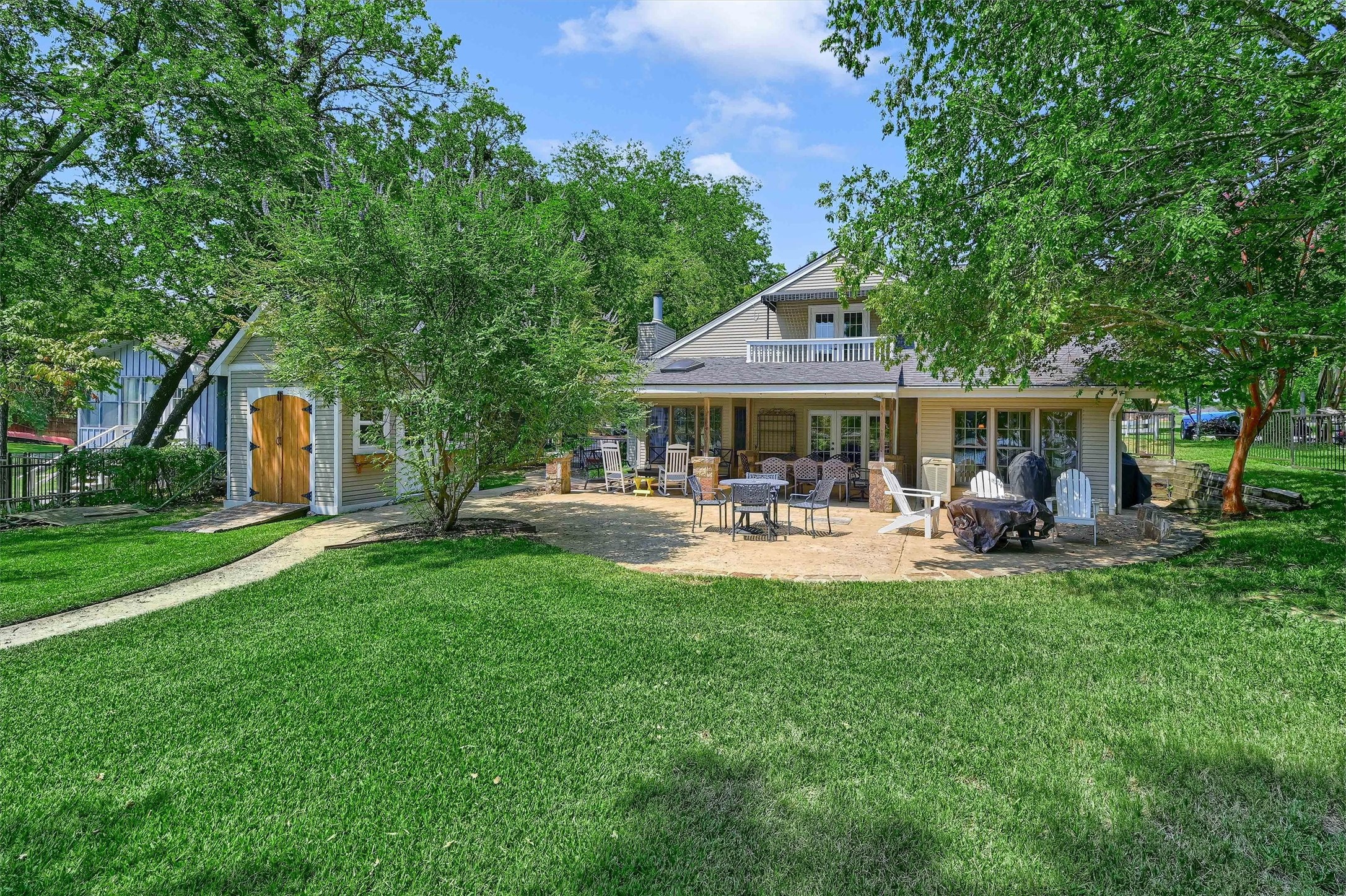 203 Kiowa Drive W Lake Kiowa TX 76240