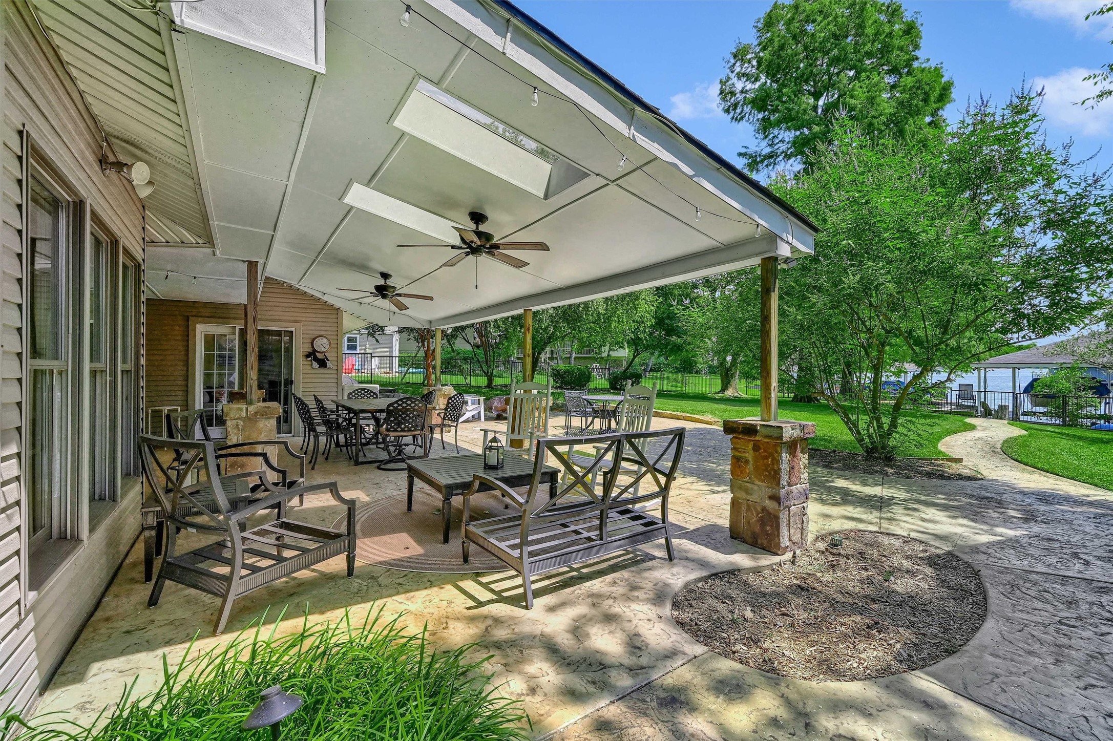 203 Kiowa Drive W Lake Kiowa TX 76240