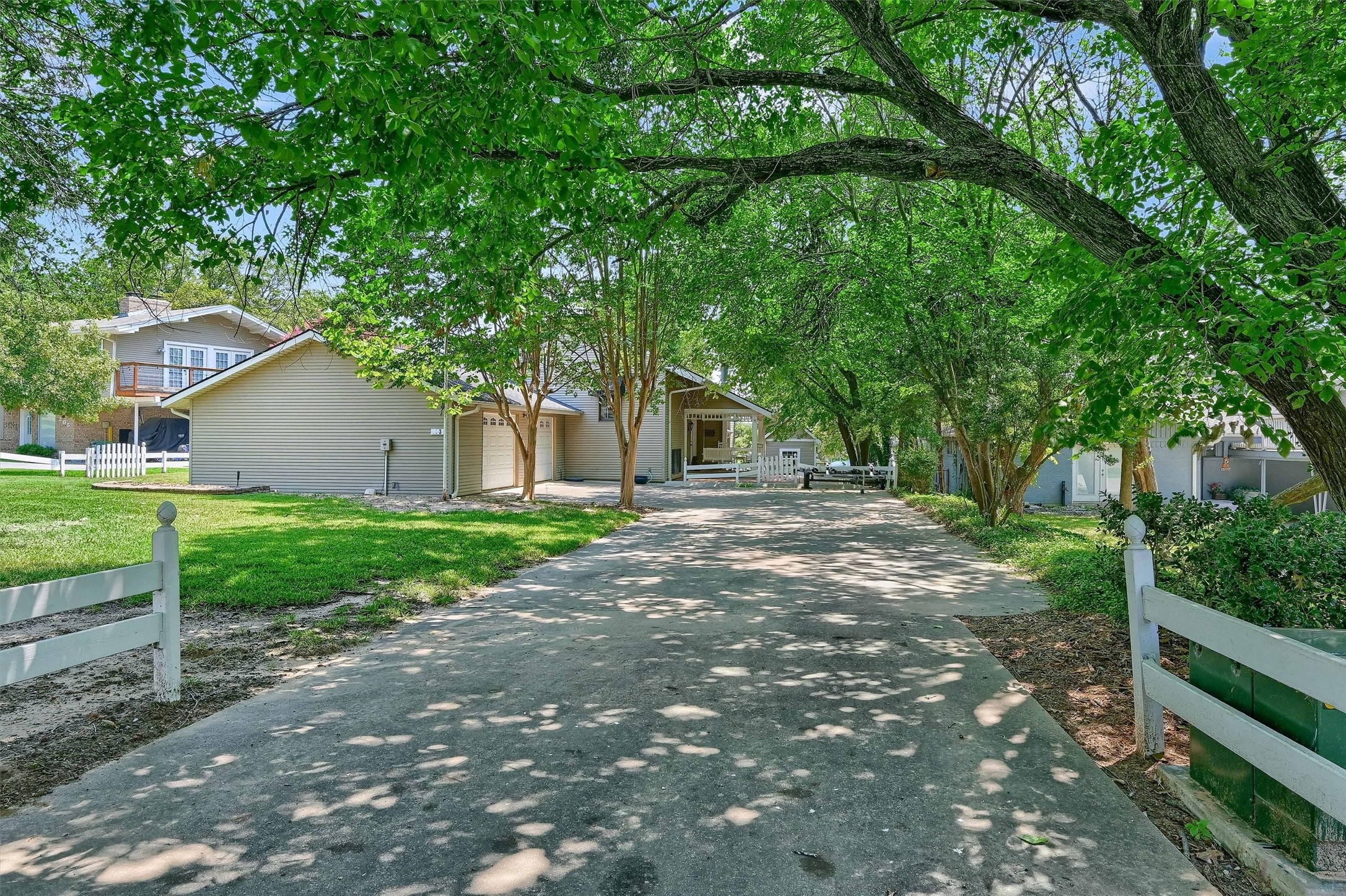 203 Kiowa Drive W Lake Kiowa TX 76240