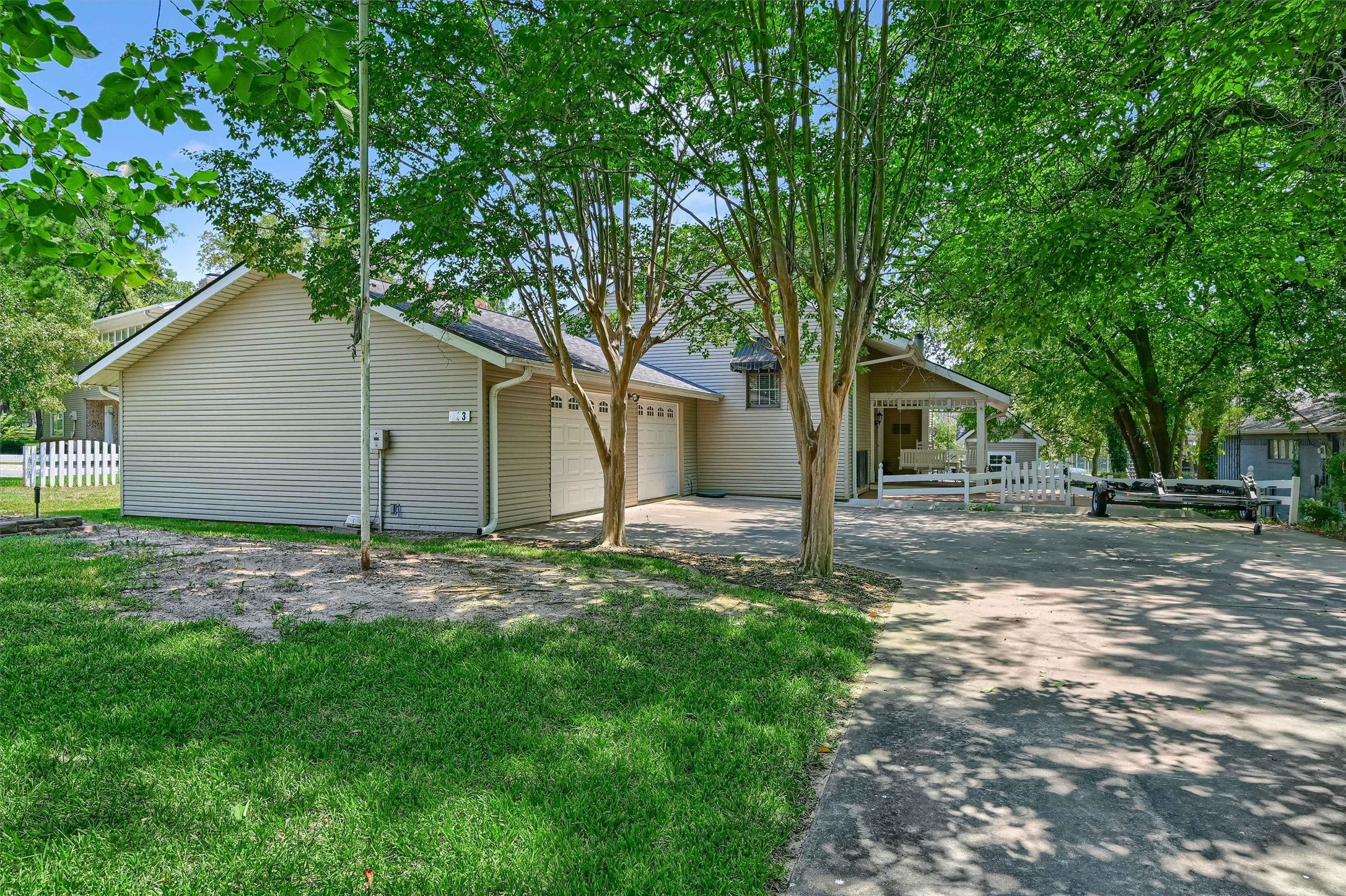 203 Kiowa Drive W Lake Kiowa TX 76240