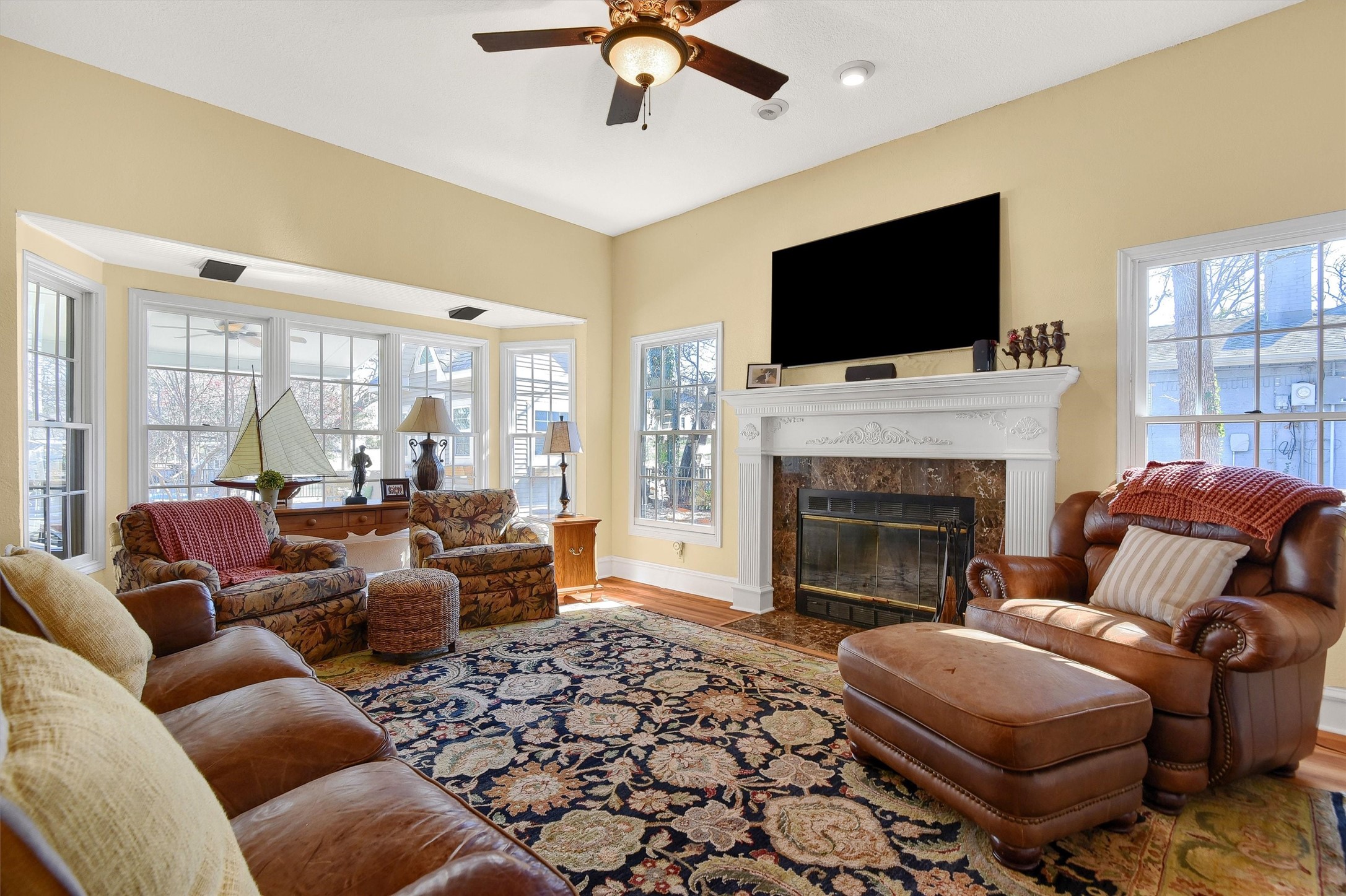 203 Kiowa Drive W Lake Kiowa TX 76240