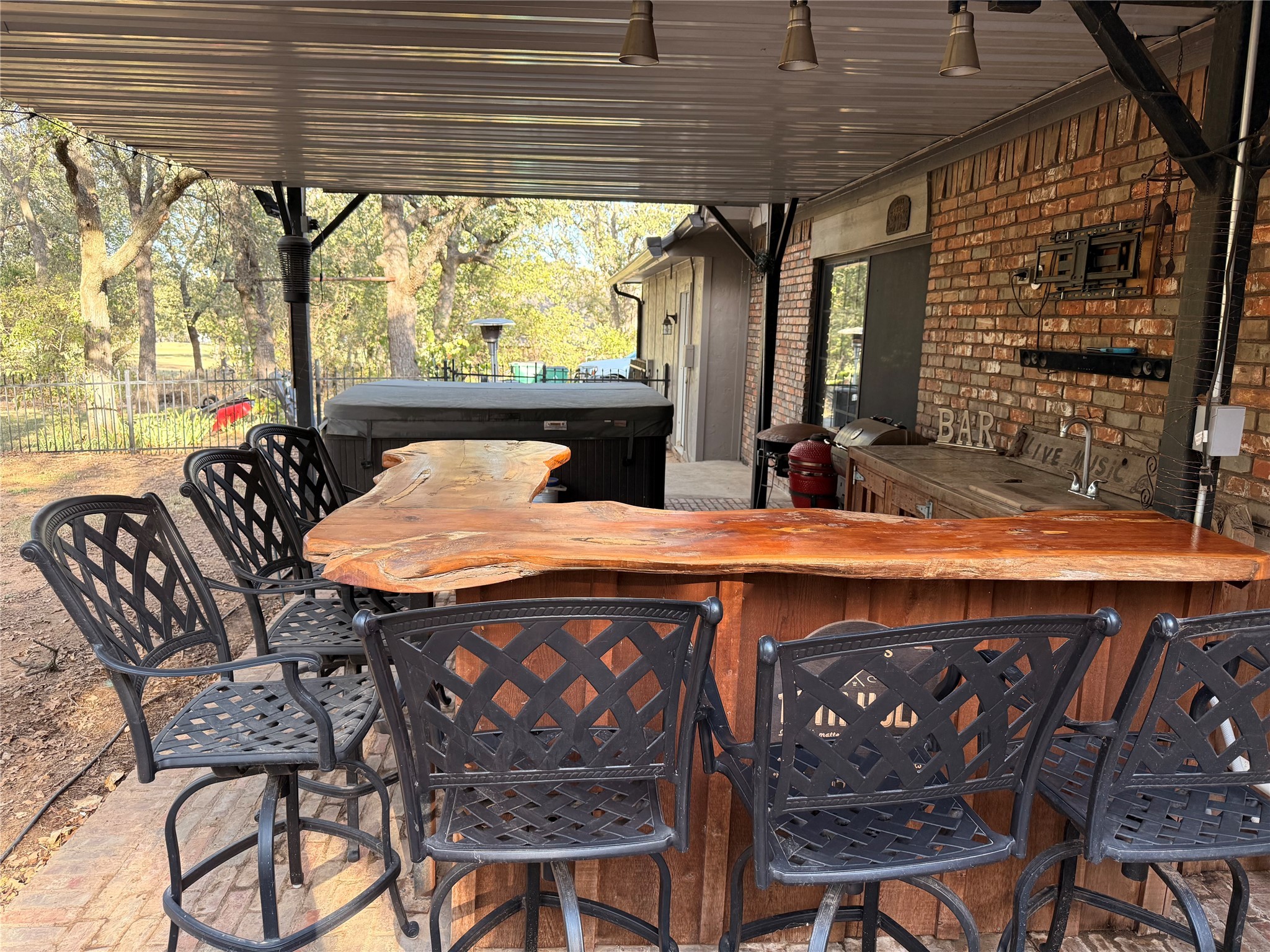 612 Doaks Drive Runaway Bay TX 76426