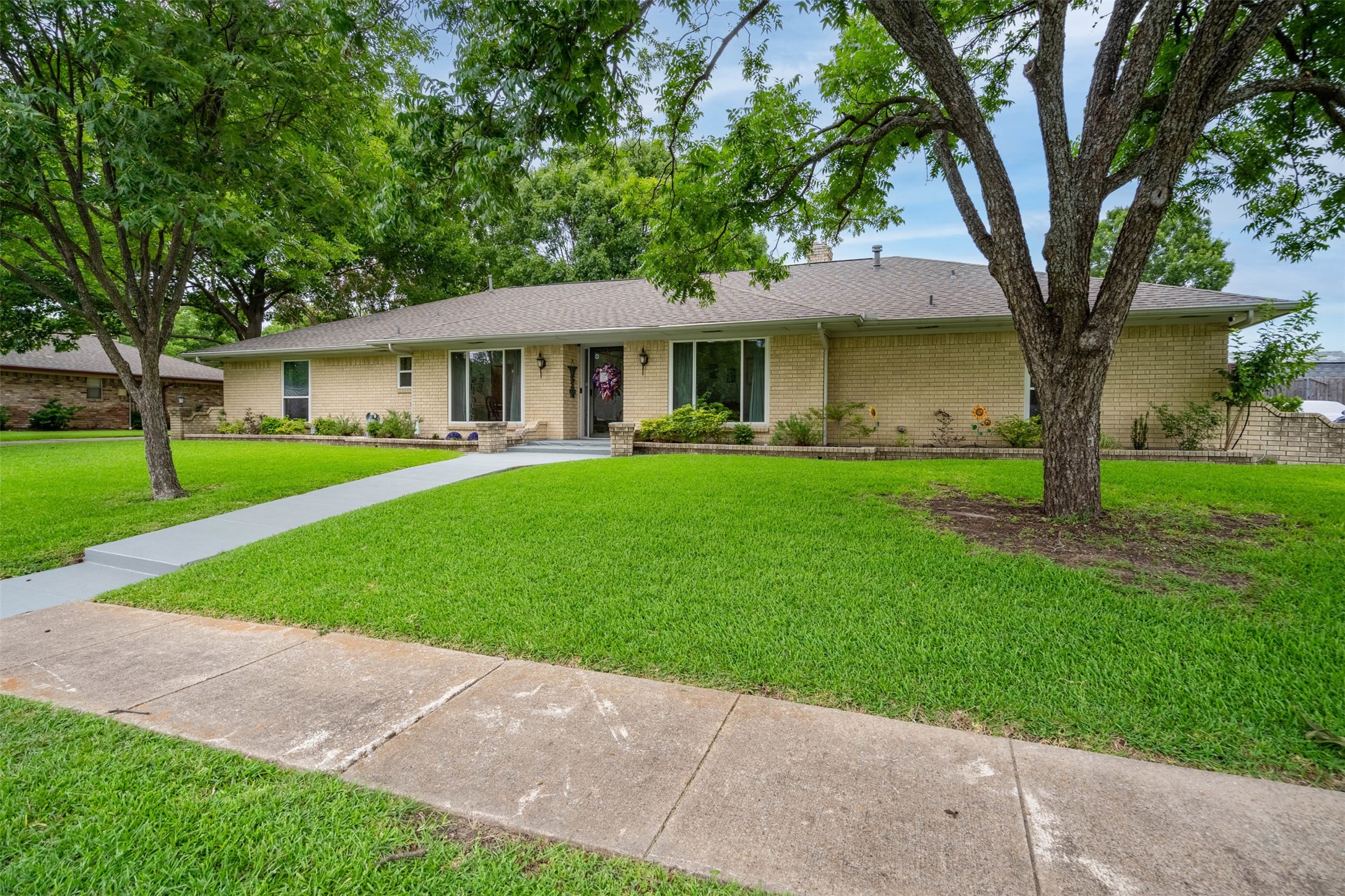 809 Gregory Street Garland TX 75041