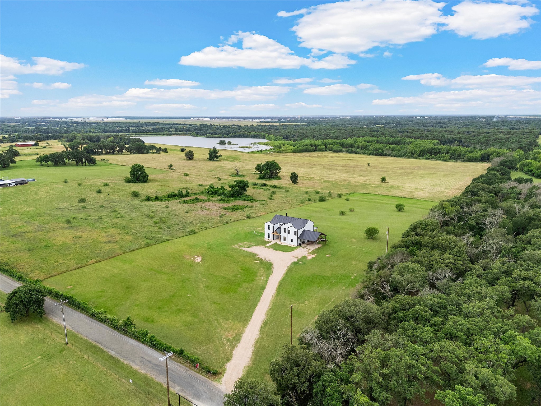 1097 Oak Knoll Lane Elm Mott TX 76640