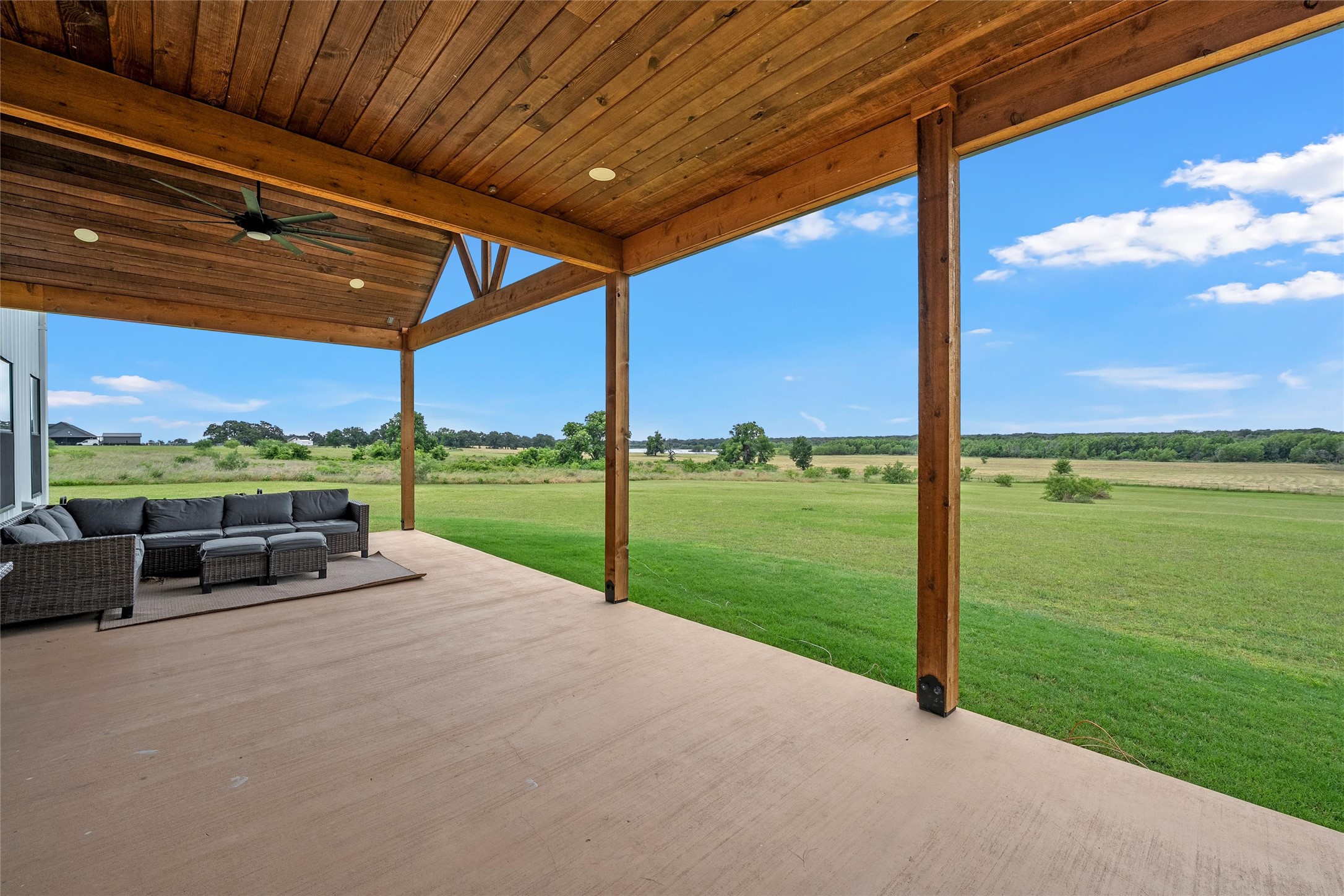 1097 Oak Knoll Lane Elm Mott TX 76640
