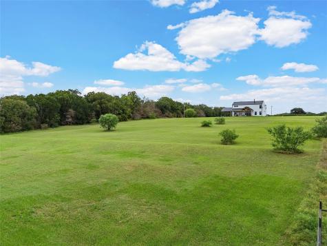 1097 Oak Knoll Lane Elm Mott TX 76640