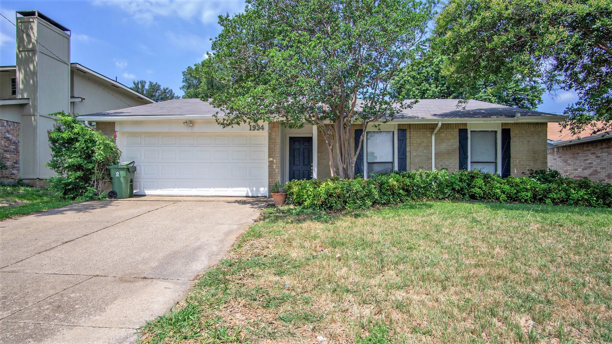 1934 Lost Creek Drive Arlington TX 76006