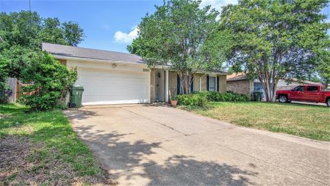 1934 Lost Creek Drive Arlington TX 76006
