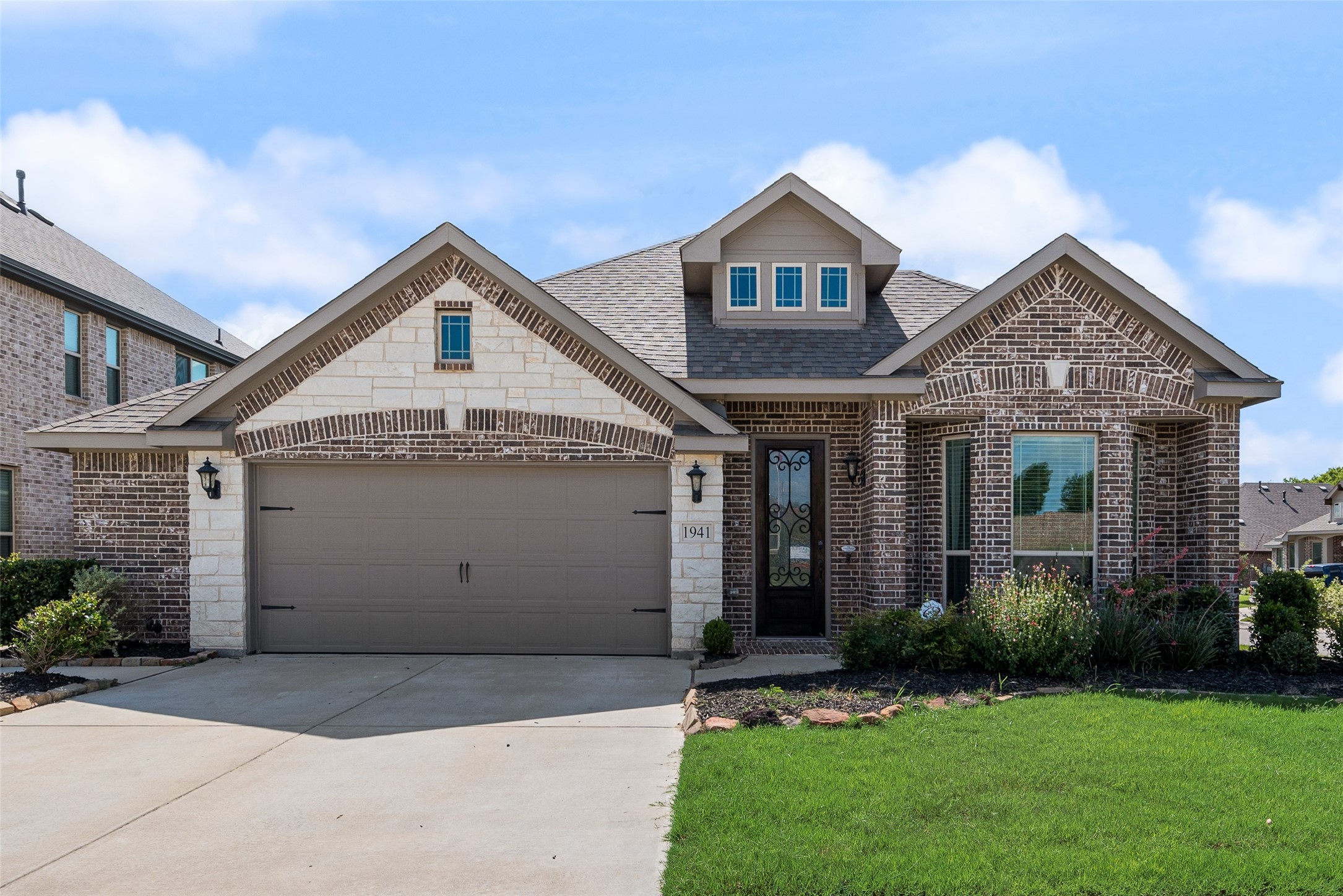 1941 Silverleaf Drive Glenn Heights TX 75154