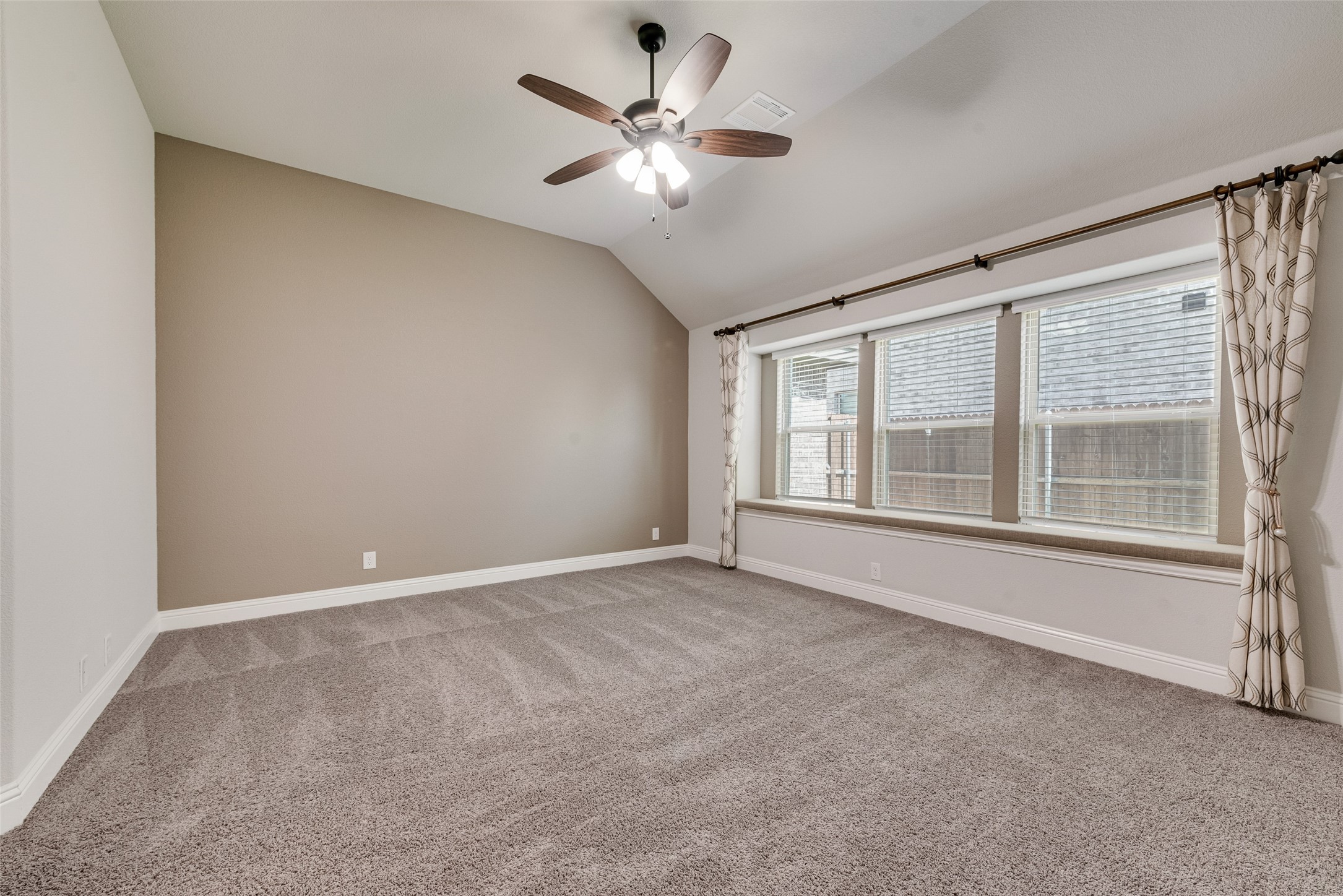 1941 Silverleaf Drive Glenn Heights TX 75154