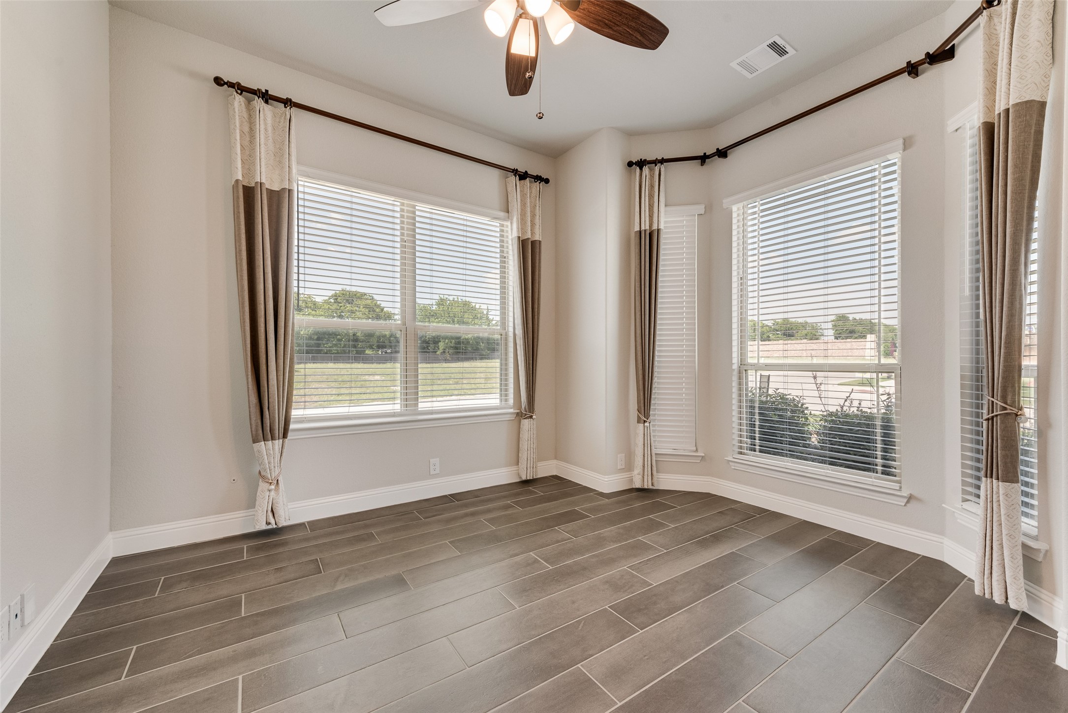 1941 Silverleaf Drive Glenn Heights TX 75154