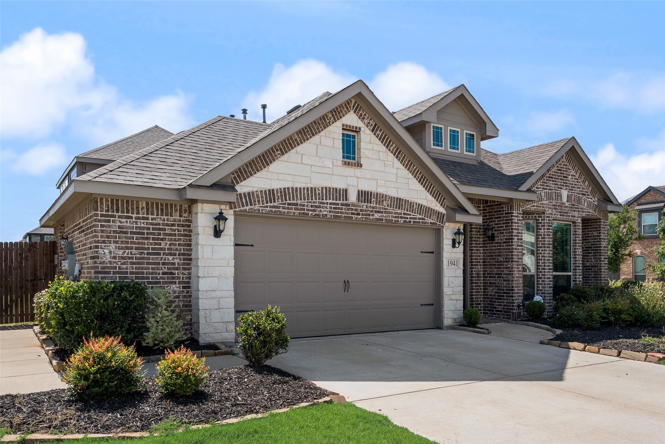 1941 Silverleaf Drive Glenn Heights TX 75154