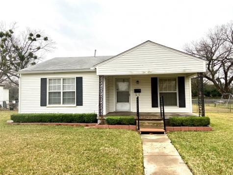 1103 W Alan Avenue Carrollton TX 75006