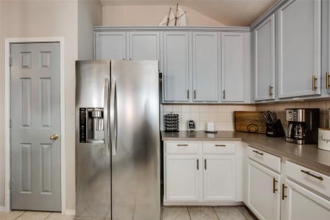 2732 Excalibur Drive Grand Prairie TX 75052