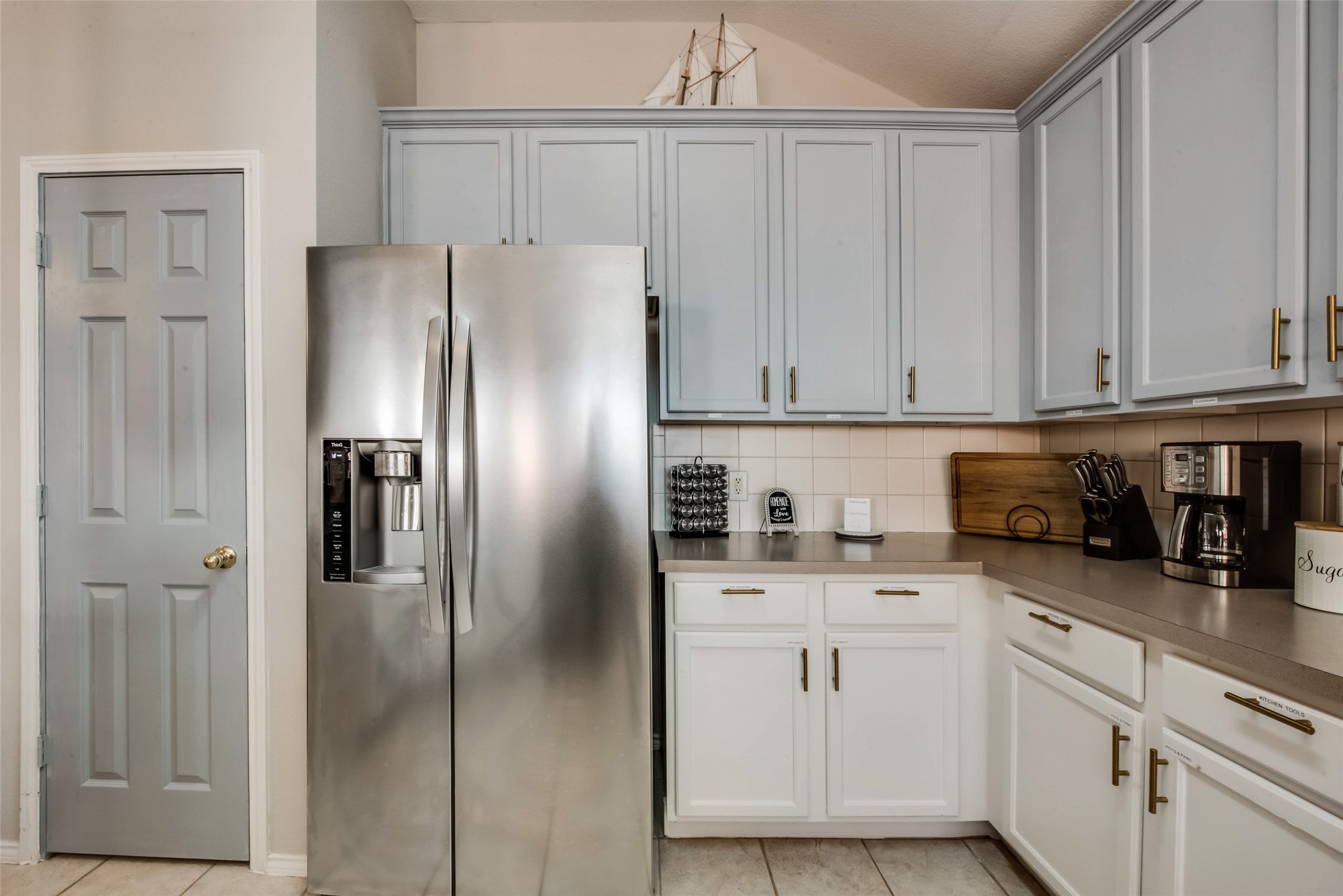 2732 Excalibur Drive Grand Prairie TX 75052