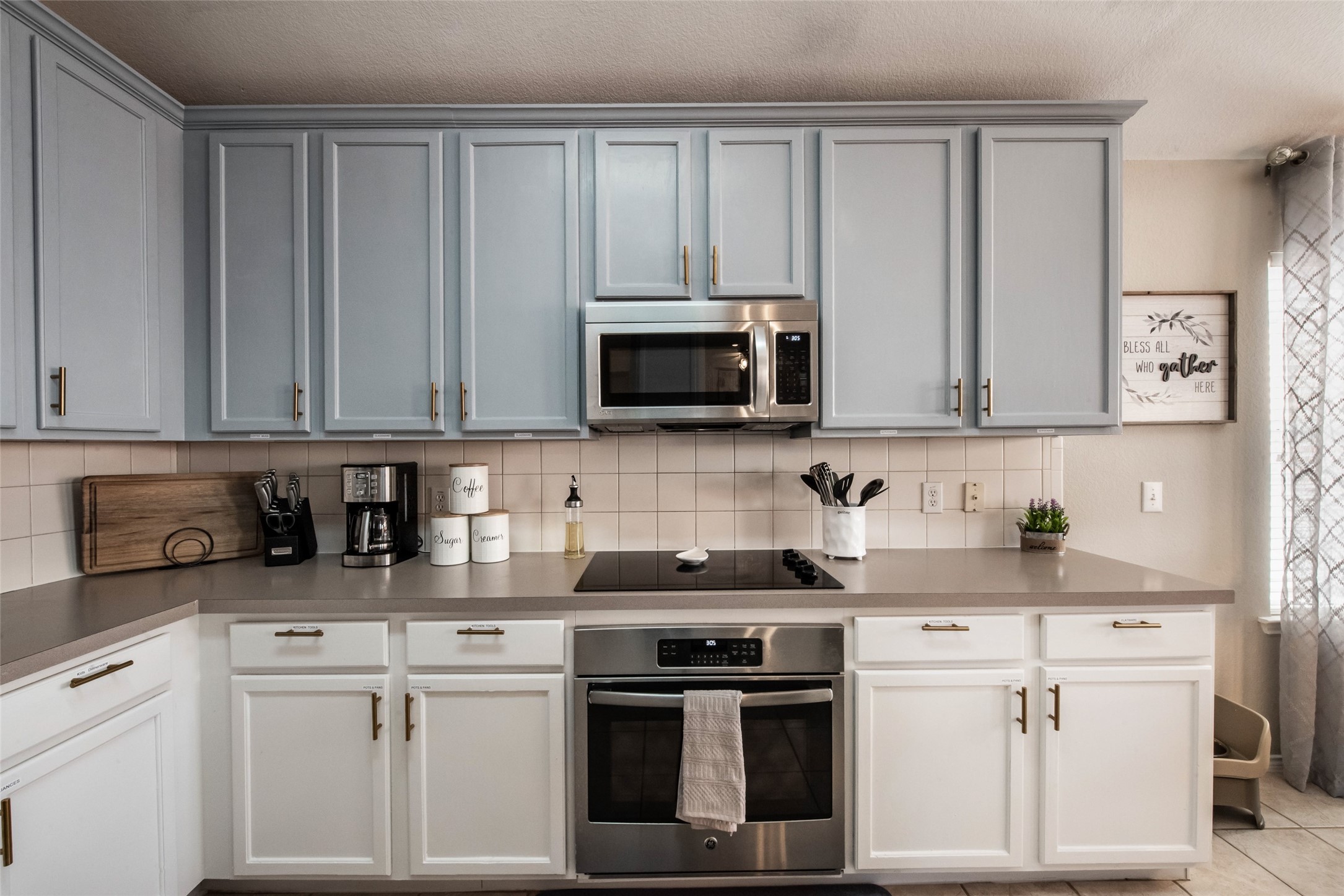 2732 Excalibur Drive Grand Prairie TX 75052