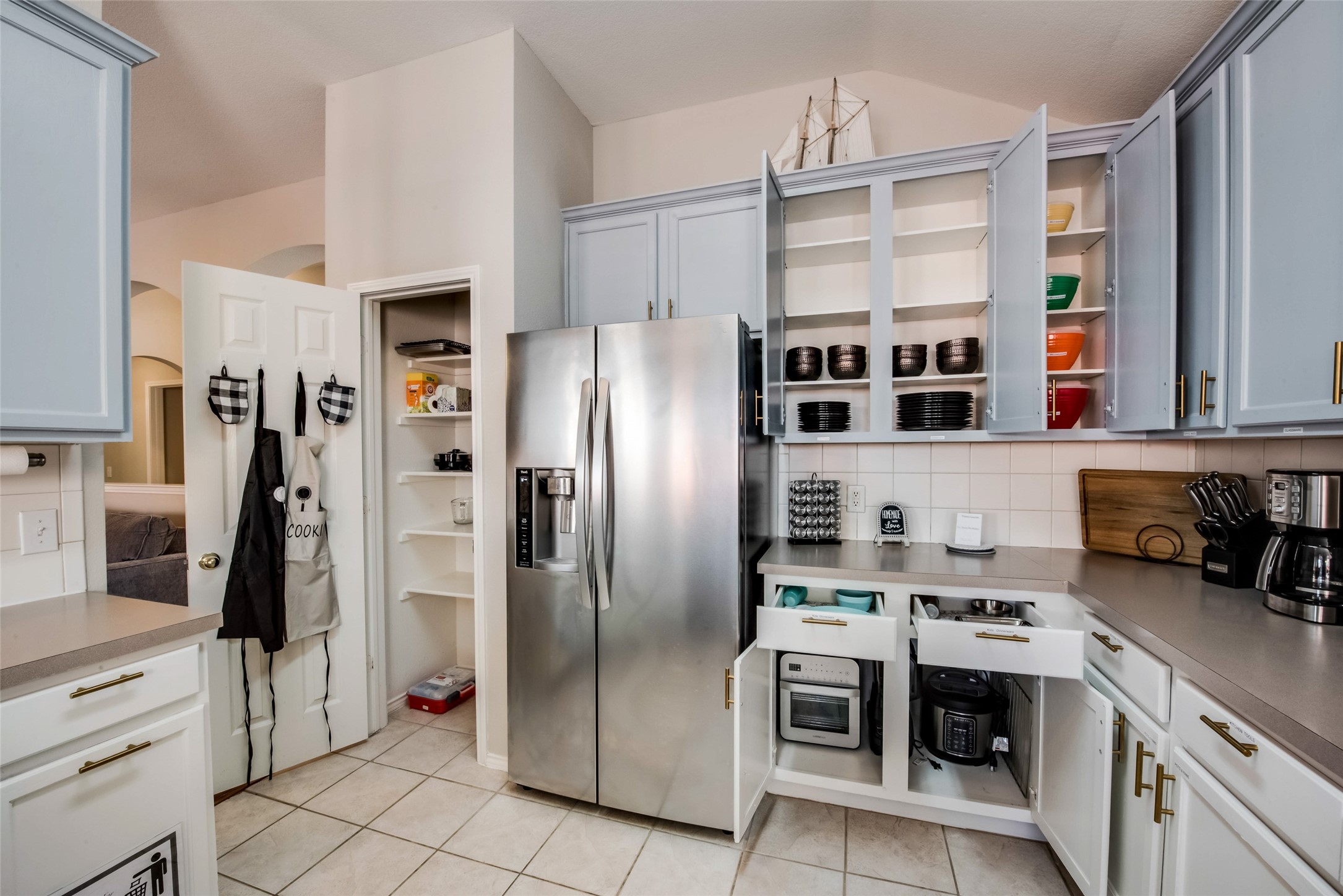 2732 Excalibur Drive Grand Prairie TX 75052