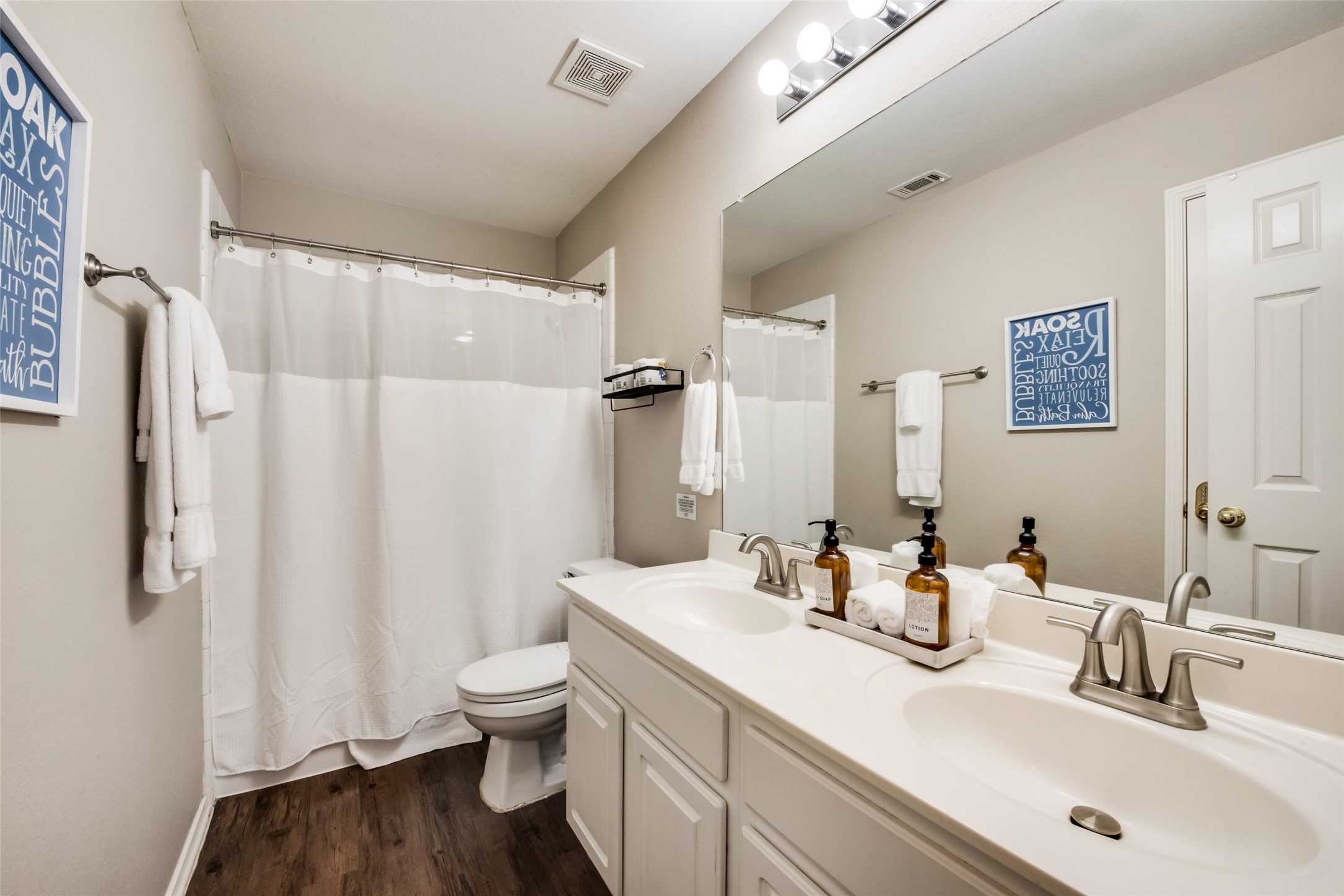 2732 Excalibur Drive Grand Prairie TX 75052