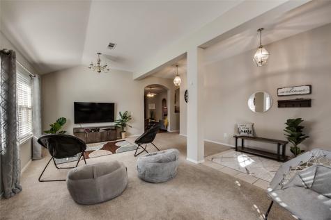 2732 Excalibur Drive Grand Prairie TX 75052