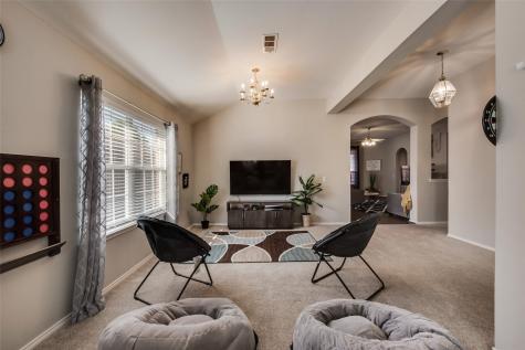 2732 Excalibur Drive Grand Prairie TX 75052