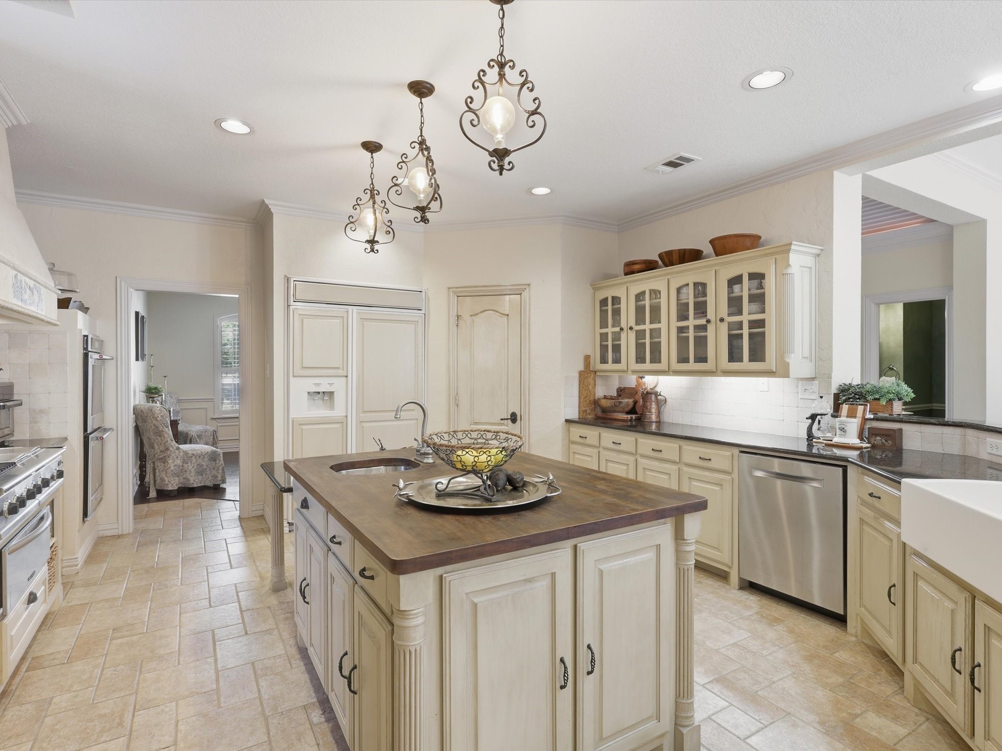 142 Crown Ridge Court Fort Worth TX 76108
