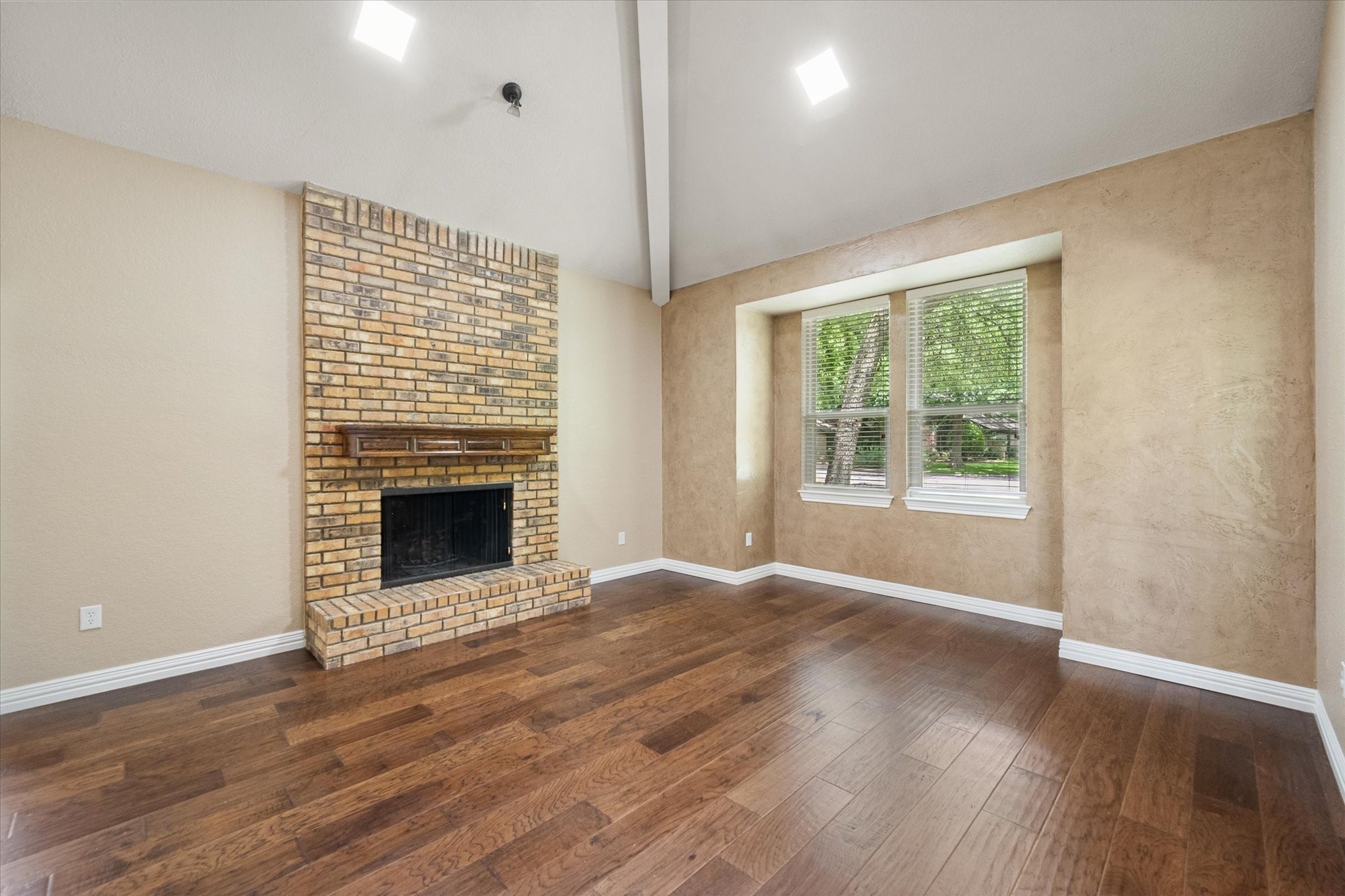 823 Kingston Drive Mansfield TX 76063