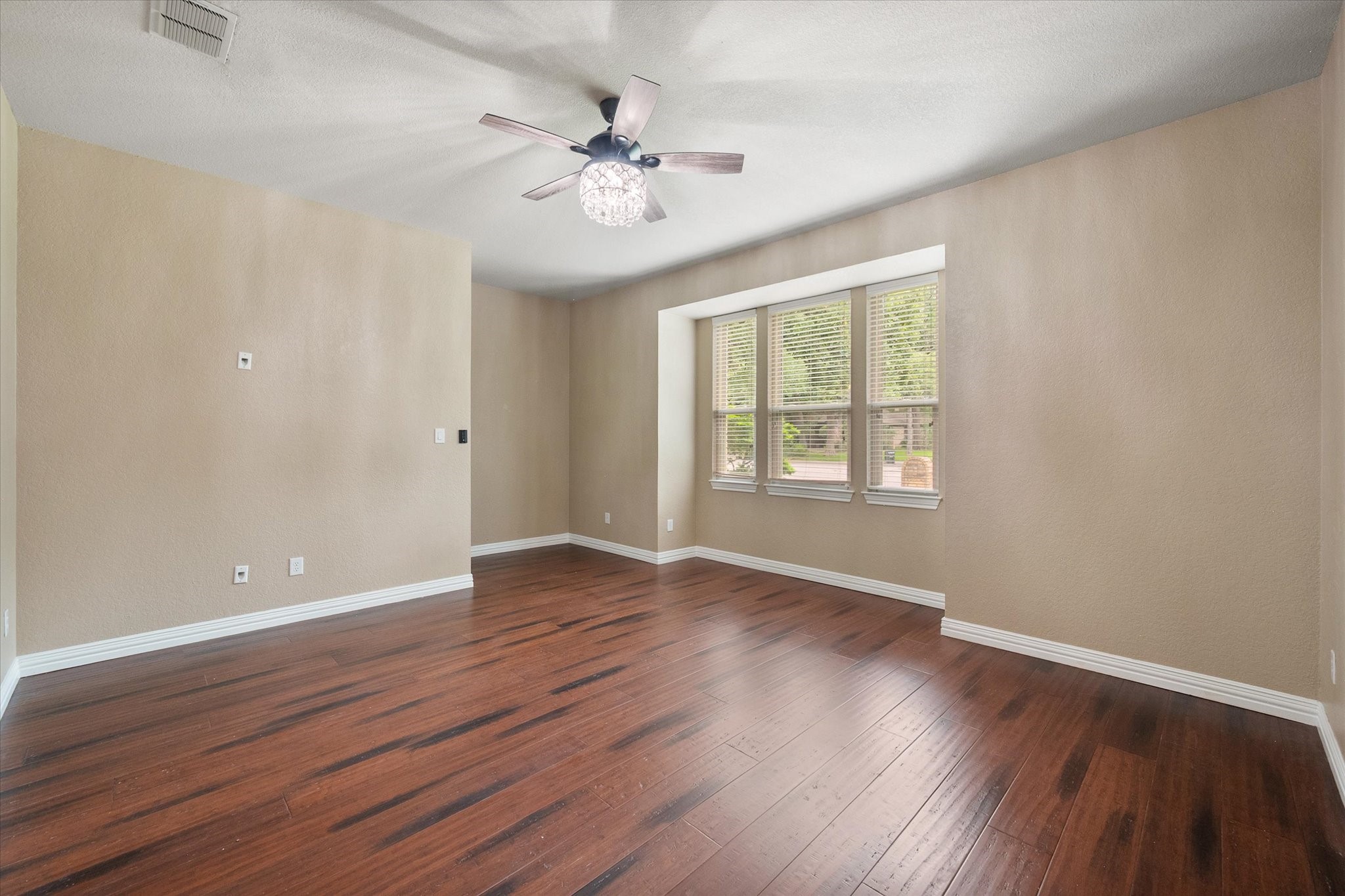 823 Kingston Drive Mansfield TX 76063