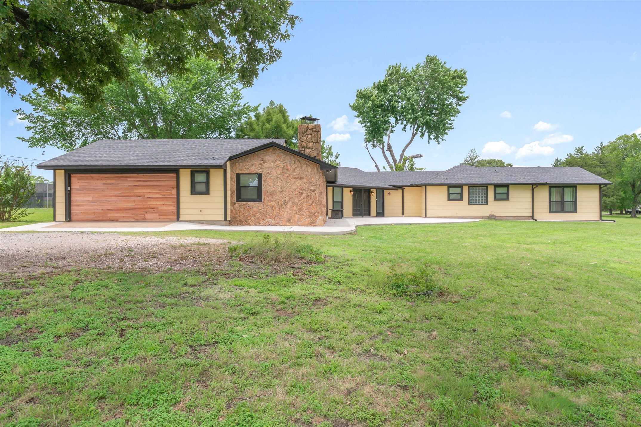 1203 N Spring Street Grand Saline TX 75140