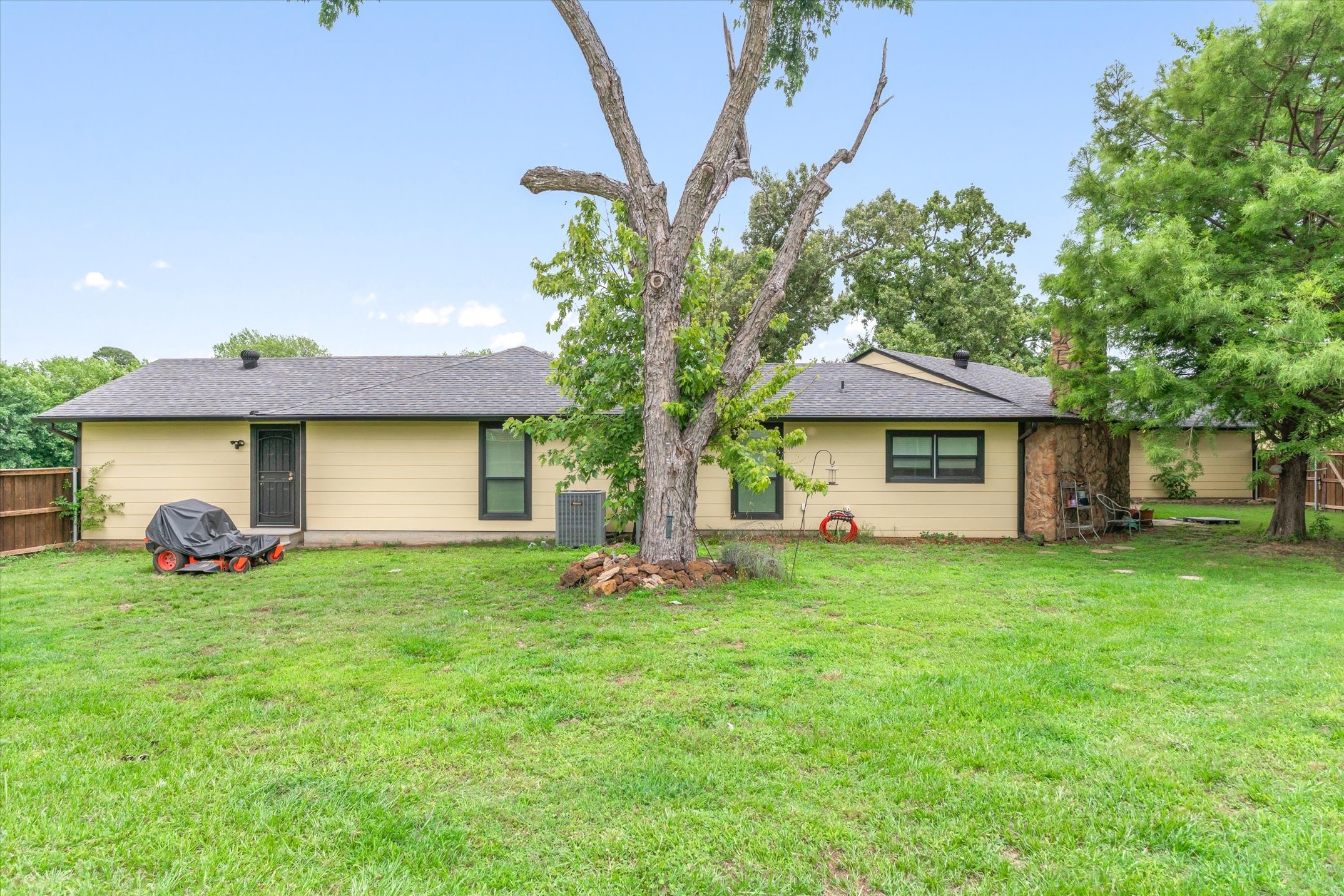 1203 N Spring Street Grand Saline TX 75140