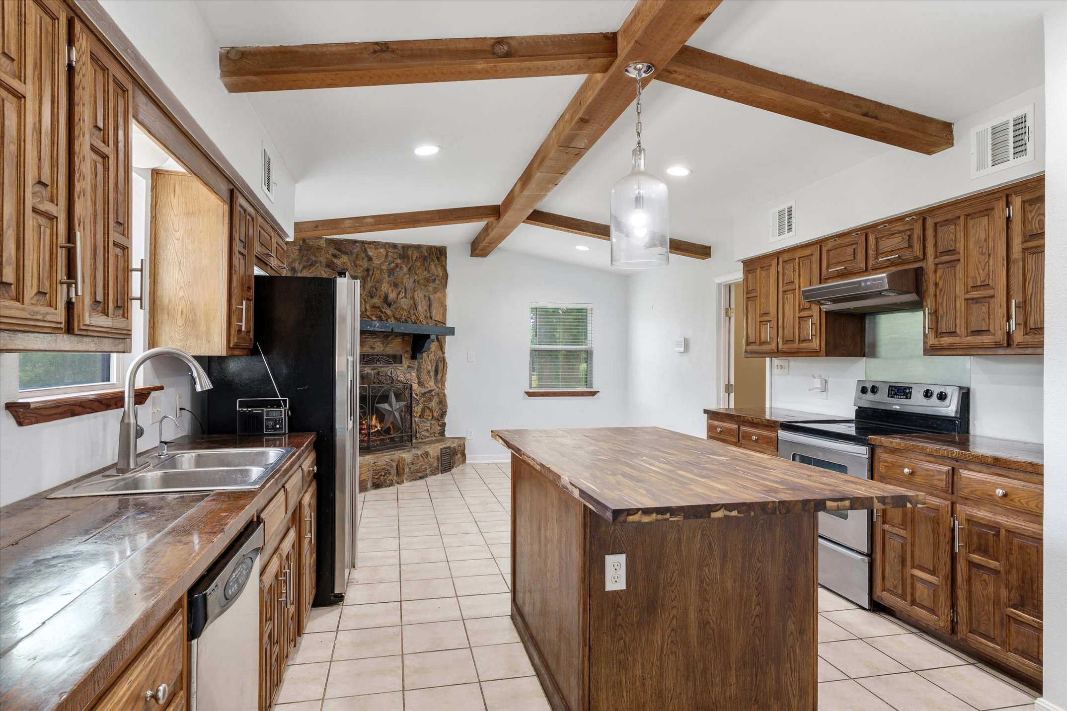 1203 N Spring Street Grand Saline TX 75140