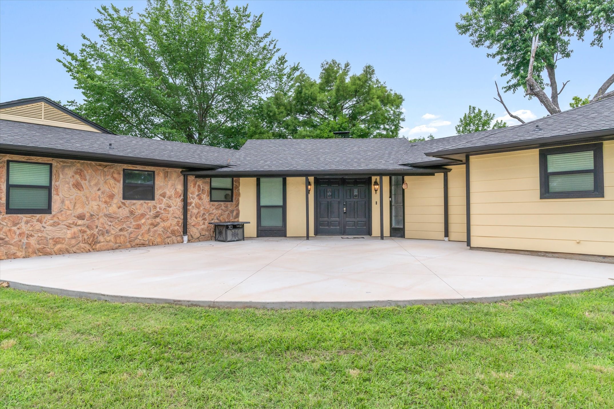 1203 N Spring Street Grand Saline TX 75140