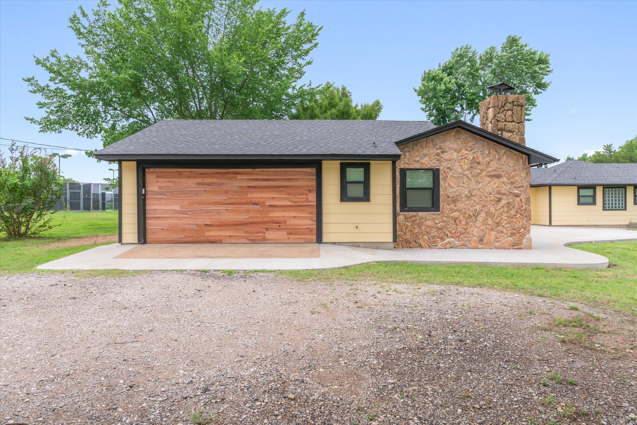 1203 N Spring Street Grand Saline TX 75140