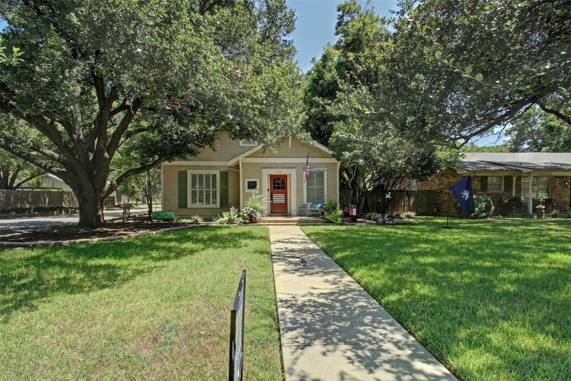 215 Forrest Avenue Cleburne TX 76033