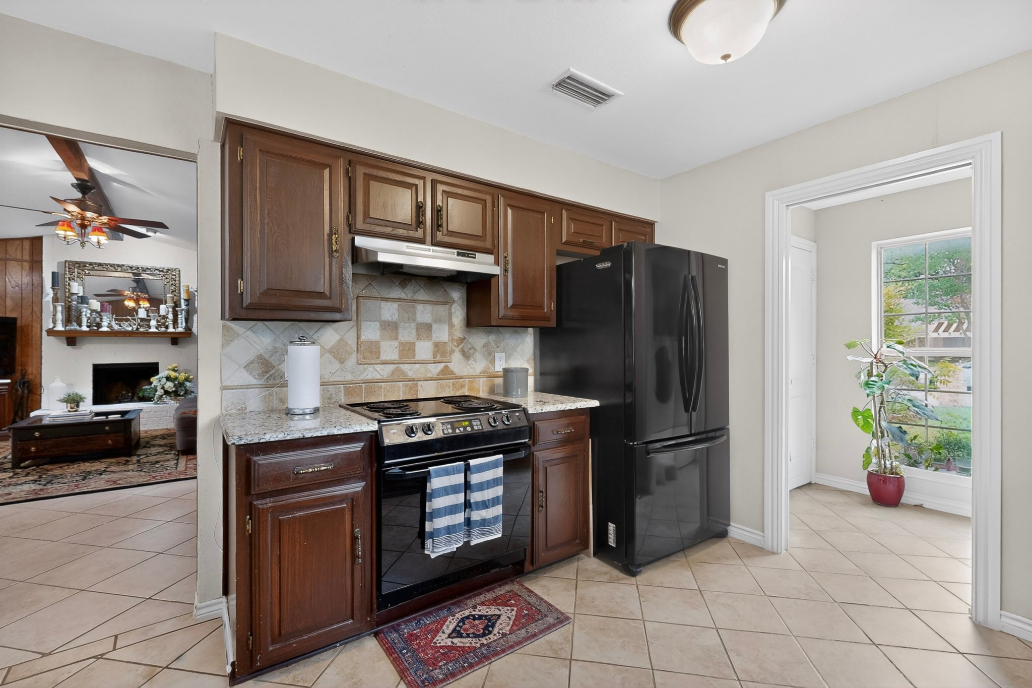 1021 Holland Drive Garland TX 75040