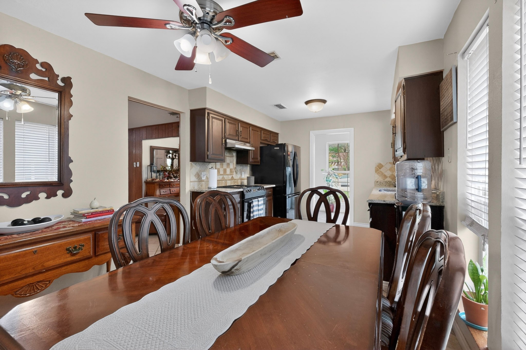 1021 Holland Drive Garland TX 75040