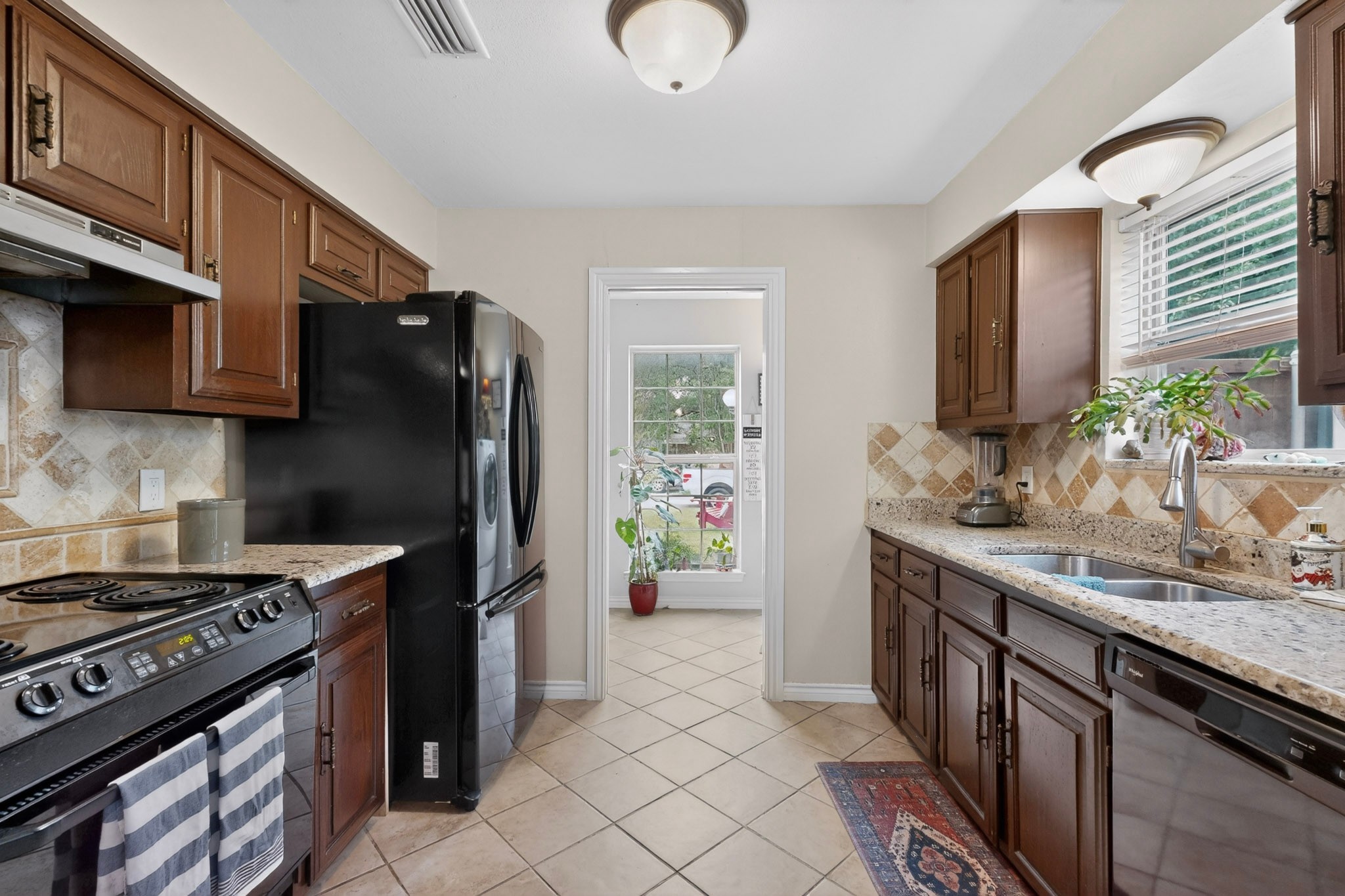 1021 Holland Drive Garland TX 75040