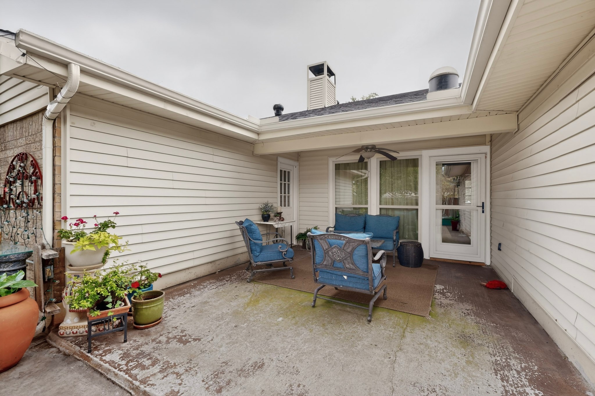 1021 Holland Drive Garland TX 75040