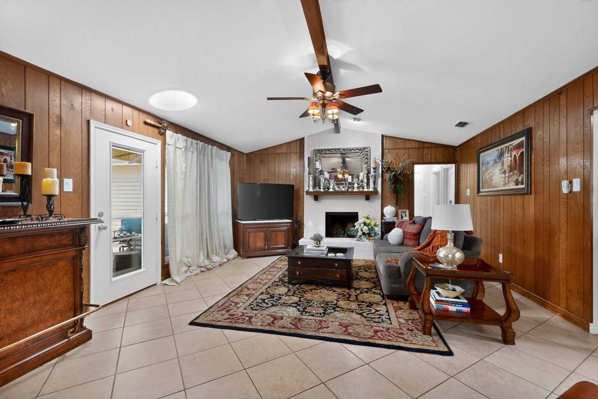 1021 Holland Drive Garland TX 75040
